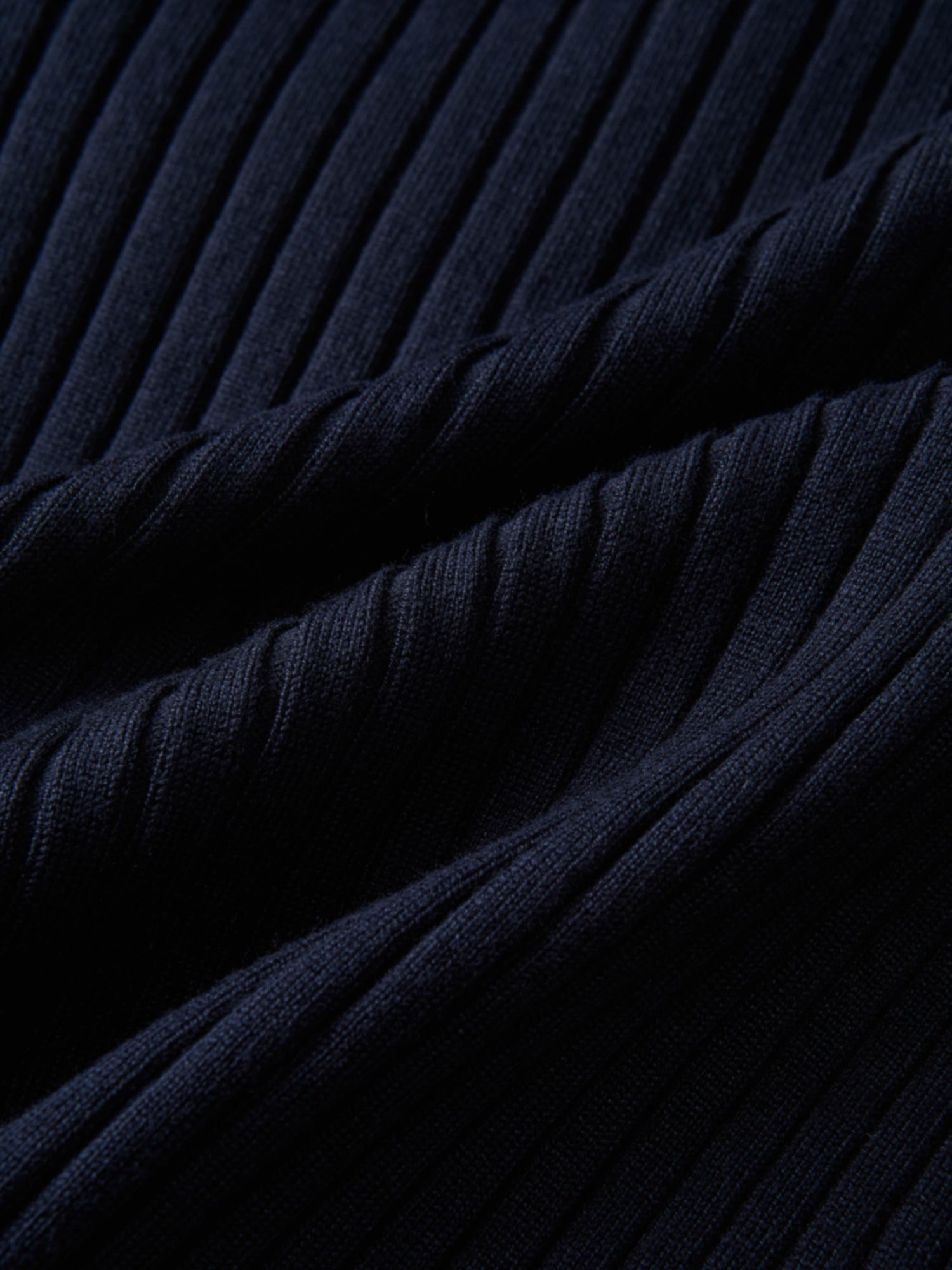 V Ribbed Sweater - Navy