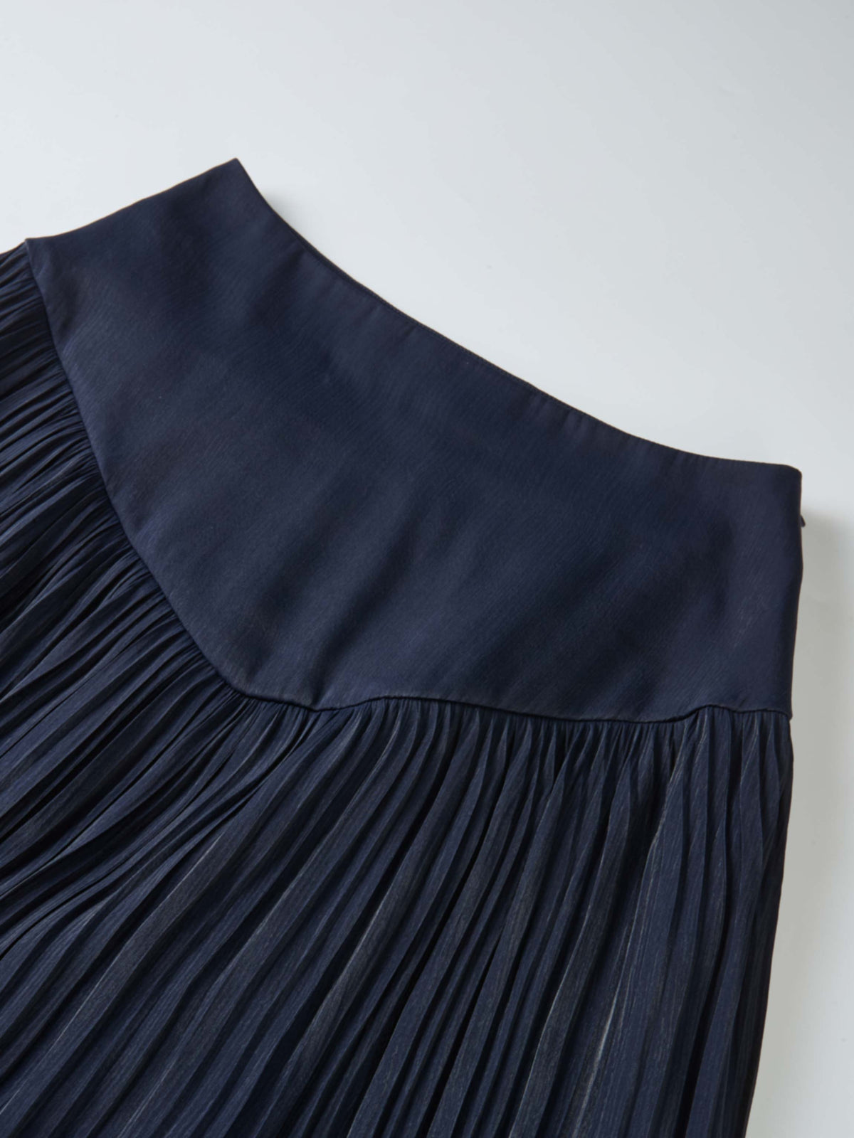 Pointed Yoke Shimmer Skirt - Navy