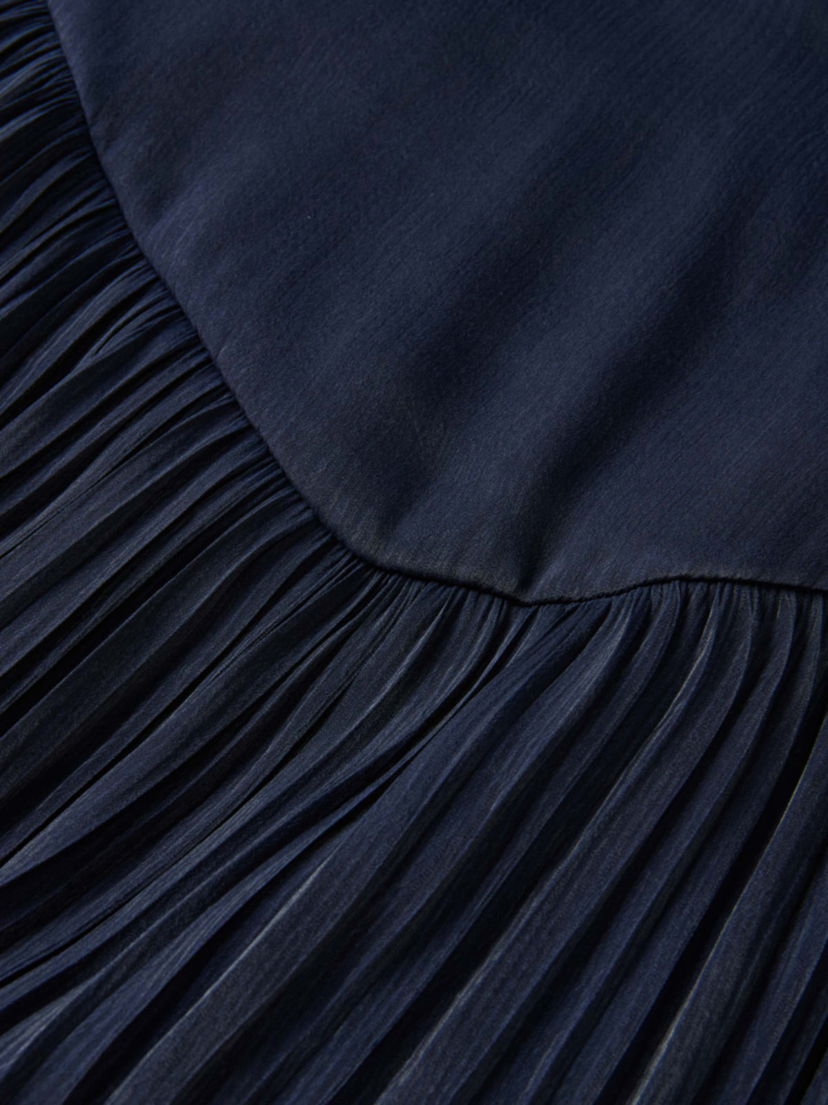 Pointed Yoke Shimmer Skirt - Navy