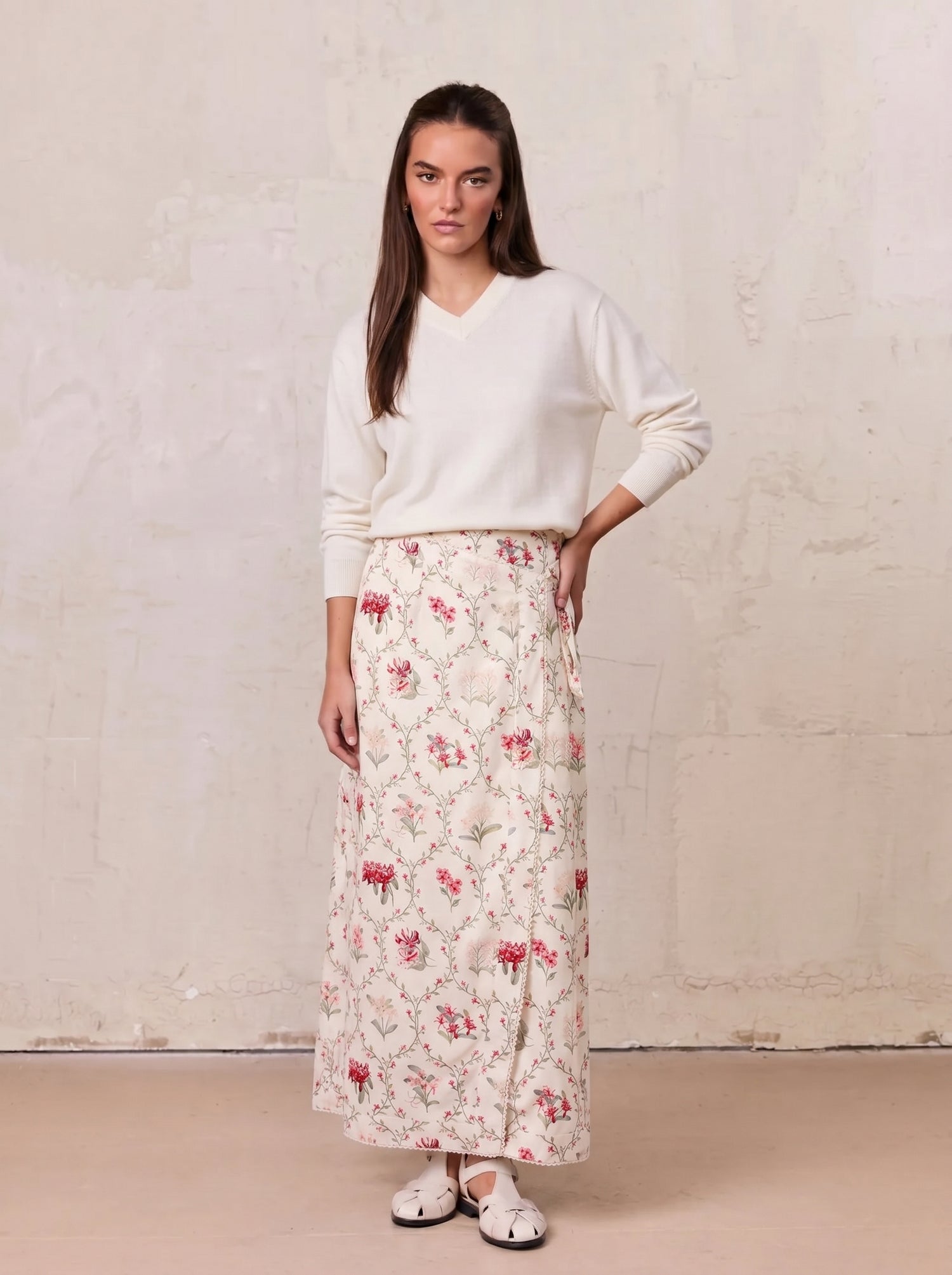 High V Lightweight Sweater-Ivory