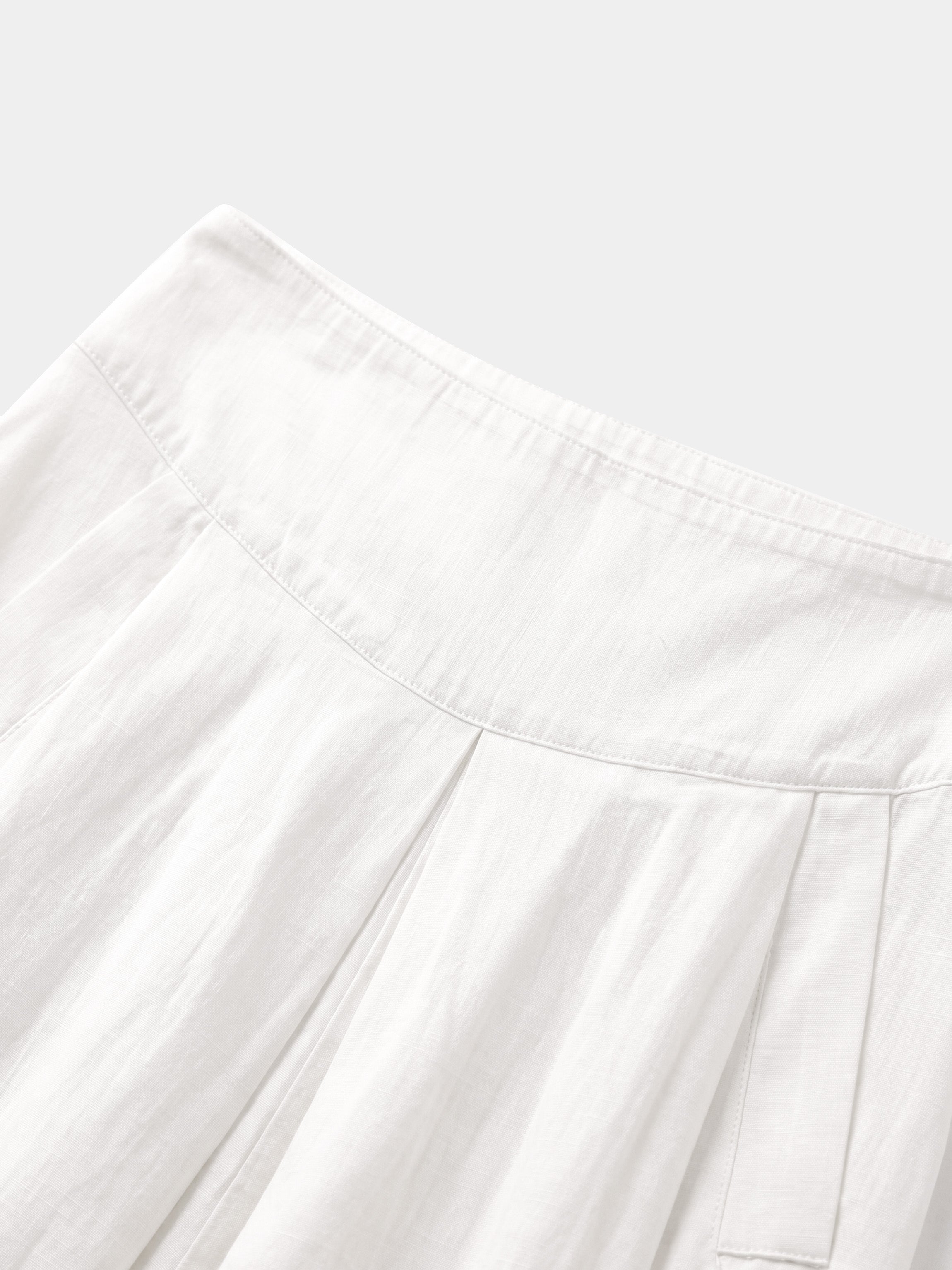 Inverted Yoke Pleat Denim Skirt-White