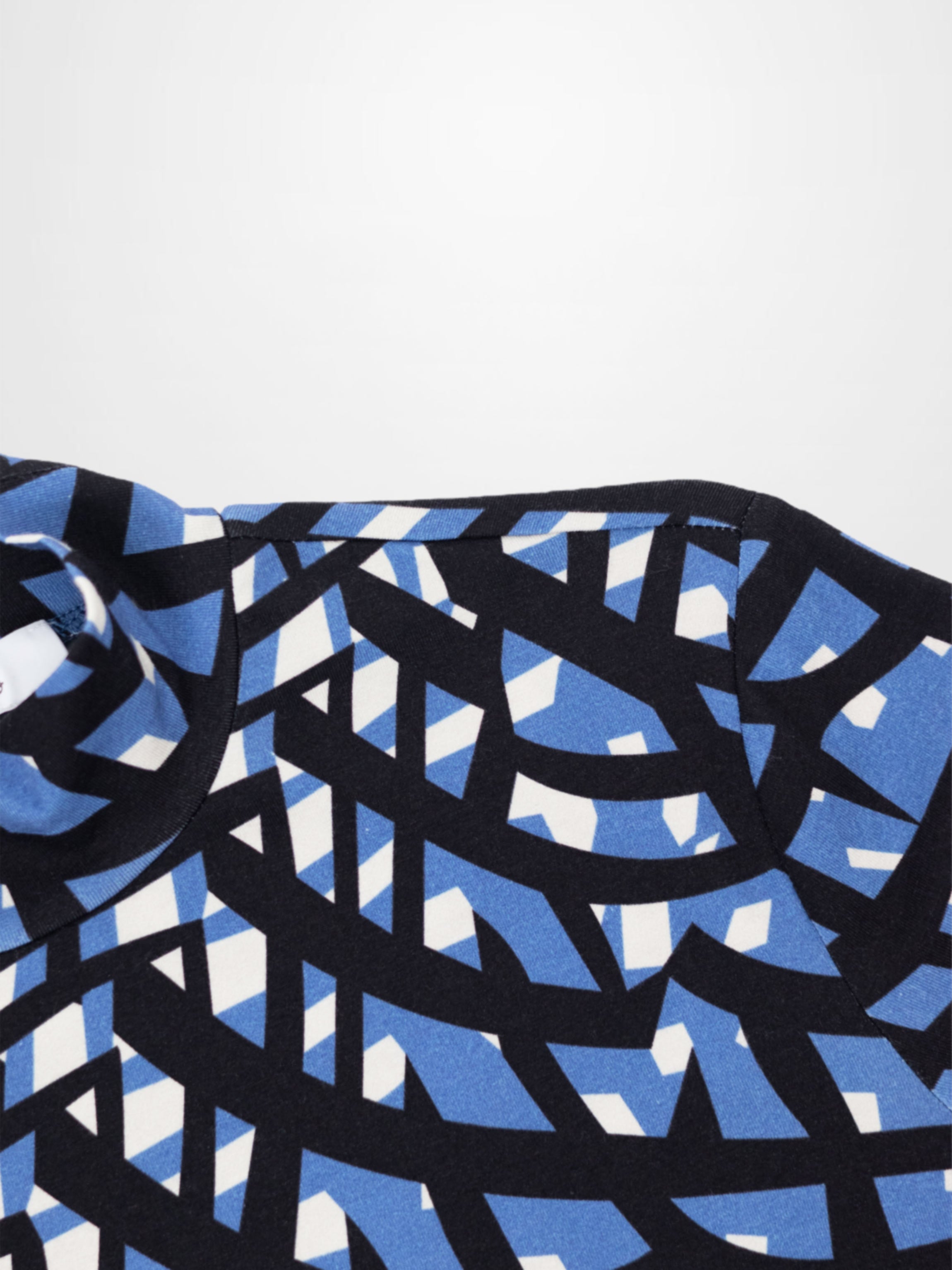 Boxy Printed Modal Turtleneck-Blue Geometric