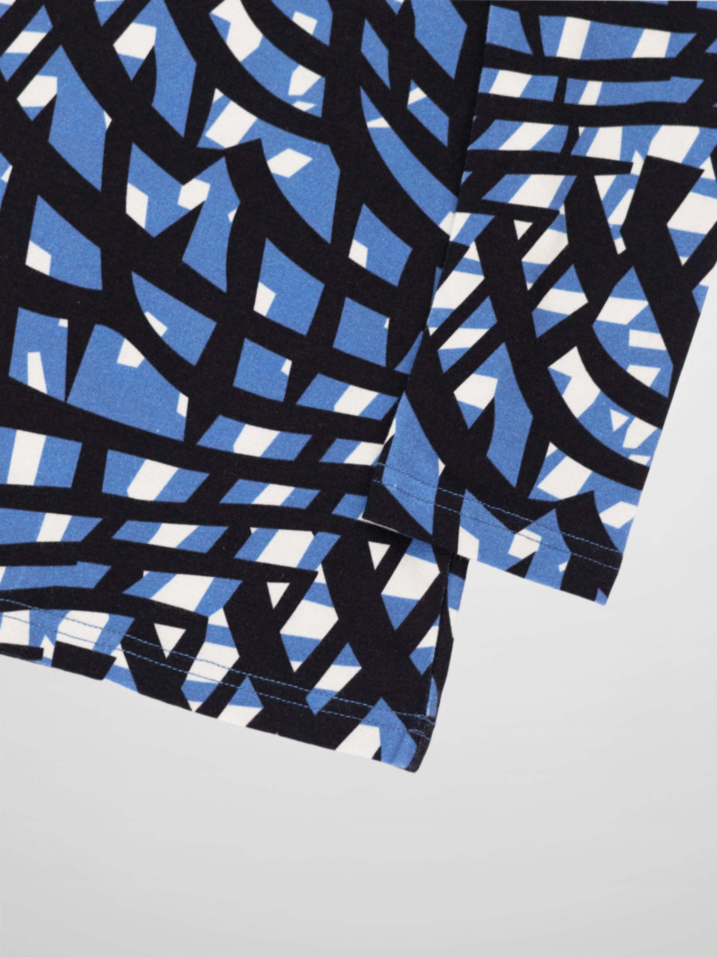 Boxy Printed Modal Turtleneck-Blue Geometric