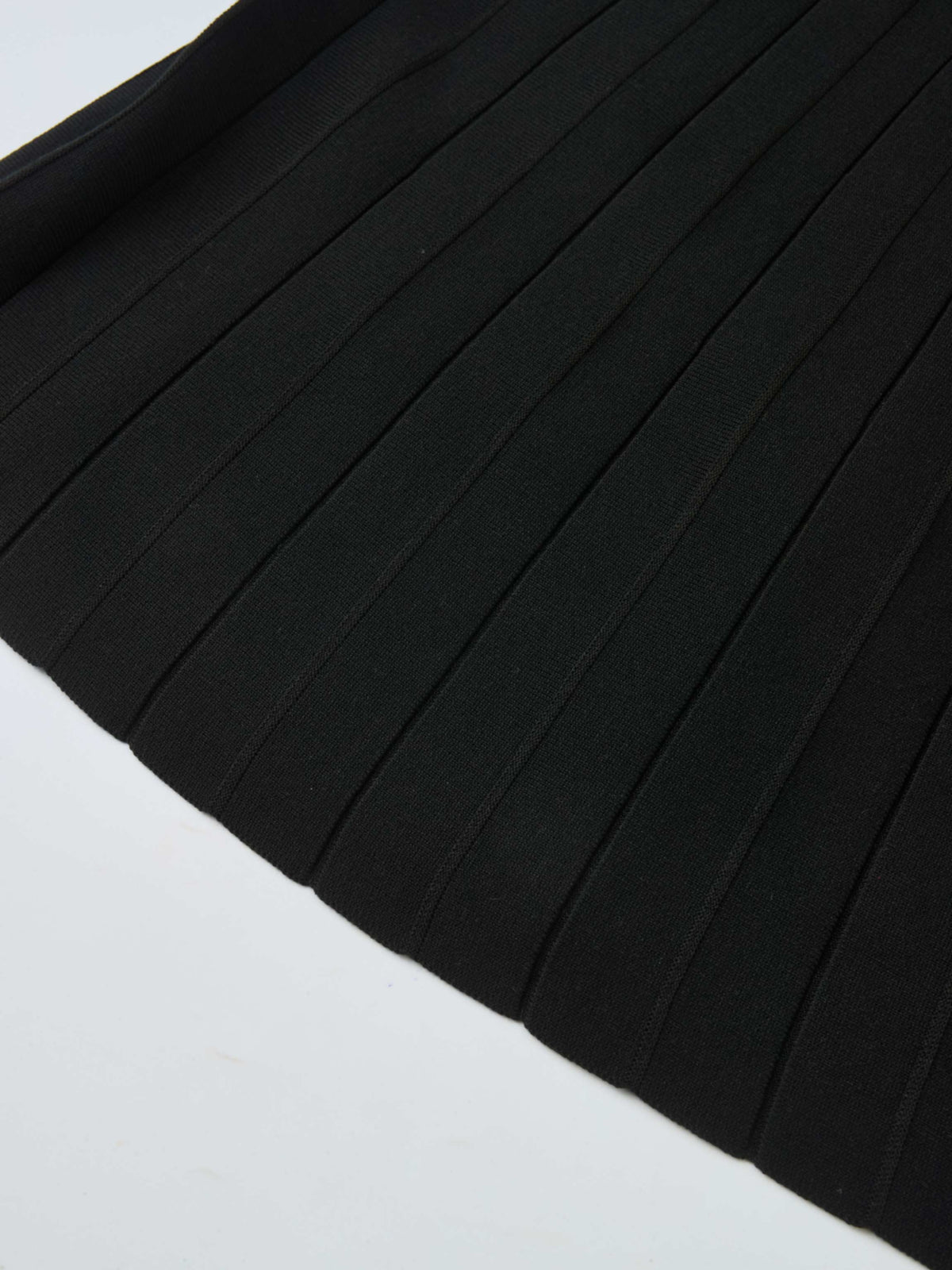 Pleated Knit Maxi Skirt - Black