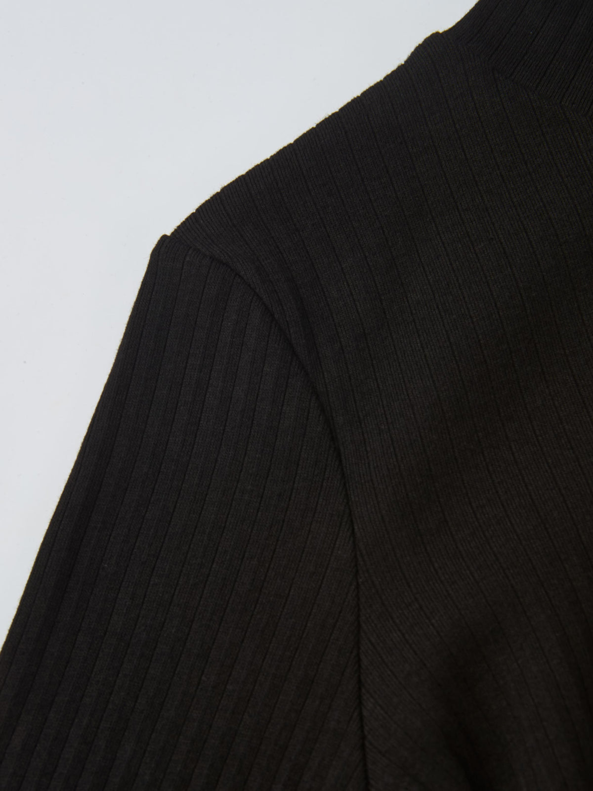 Ribbed Mock Neck Turtleneck - Black