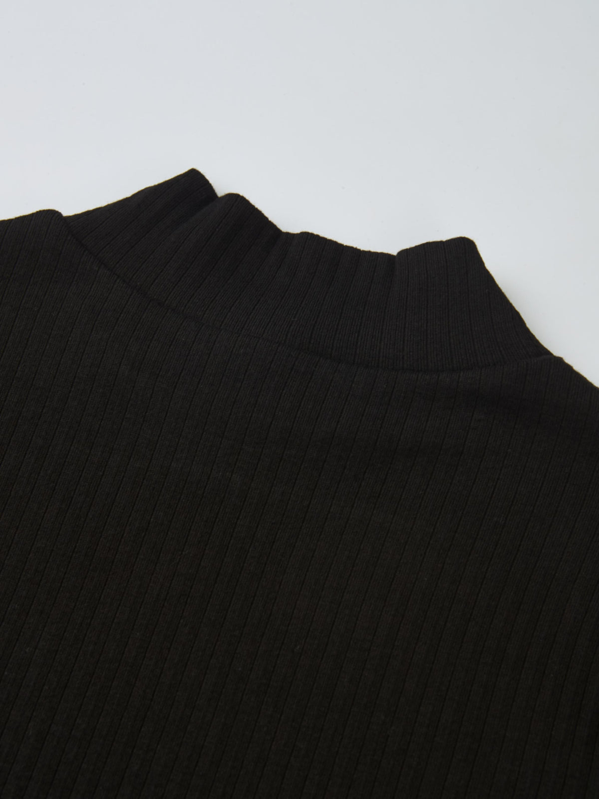 Ribbed Mock Neck Turtleneck - Black
