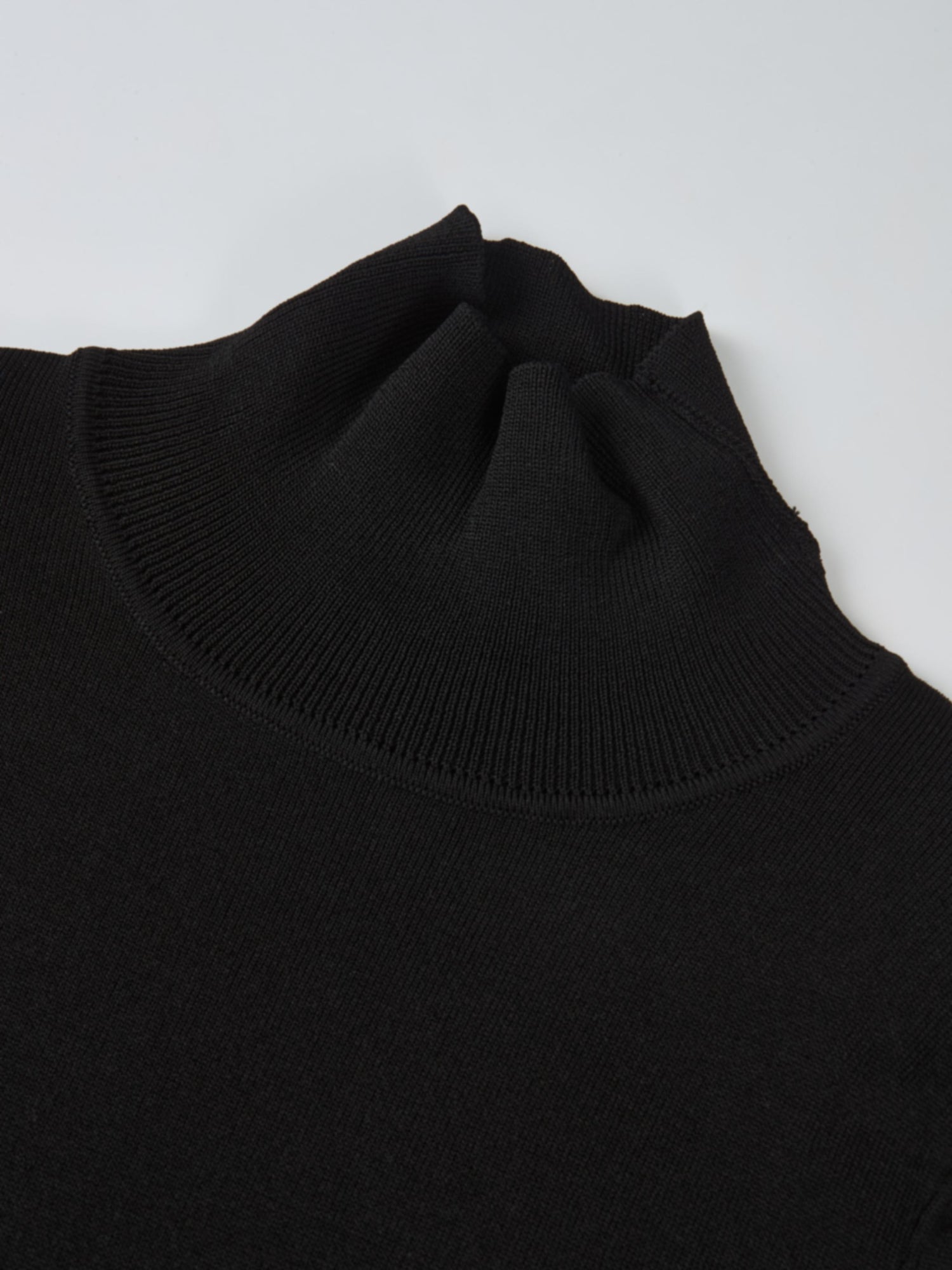 Shoulder Detail Turtleneck - Black