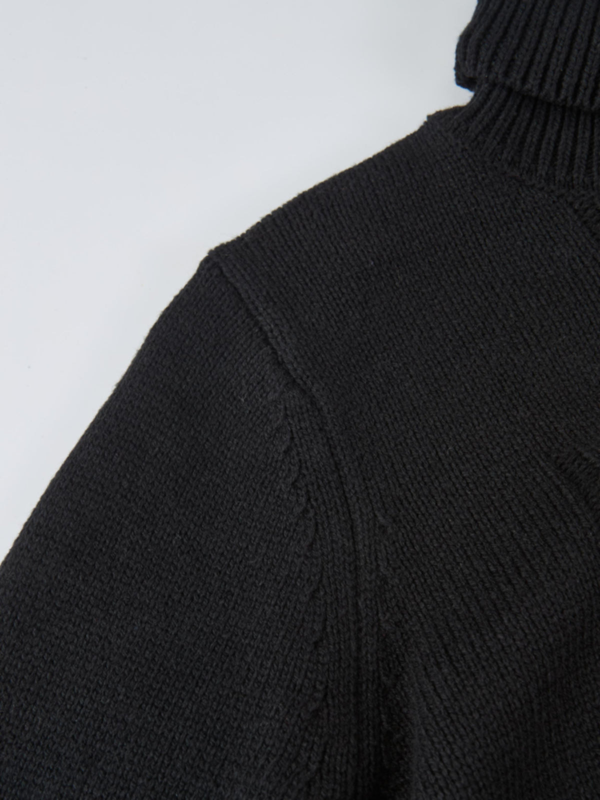 Front Cable Crop Turtleneck Sweater - Black