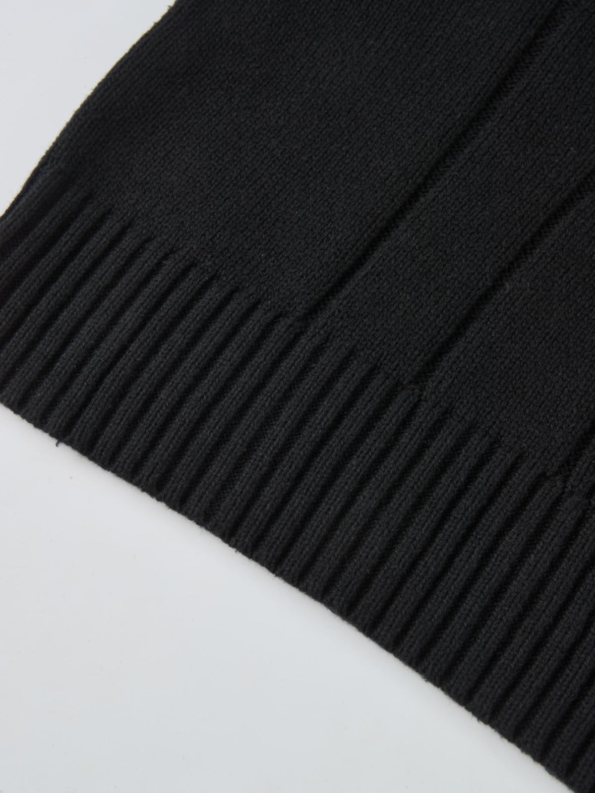 Front Cable Crop Turtleneck Sweater - Black