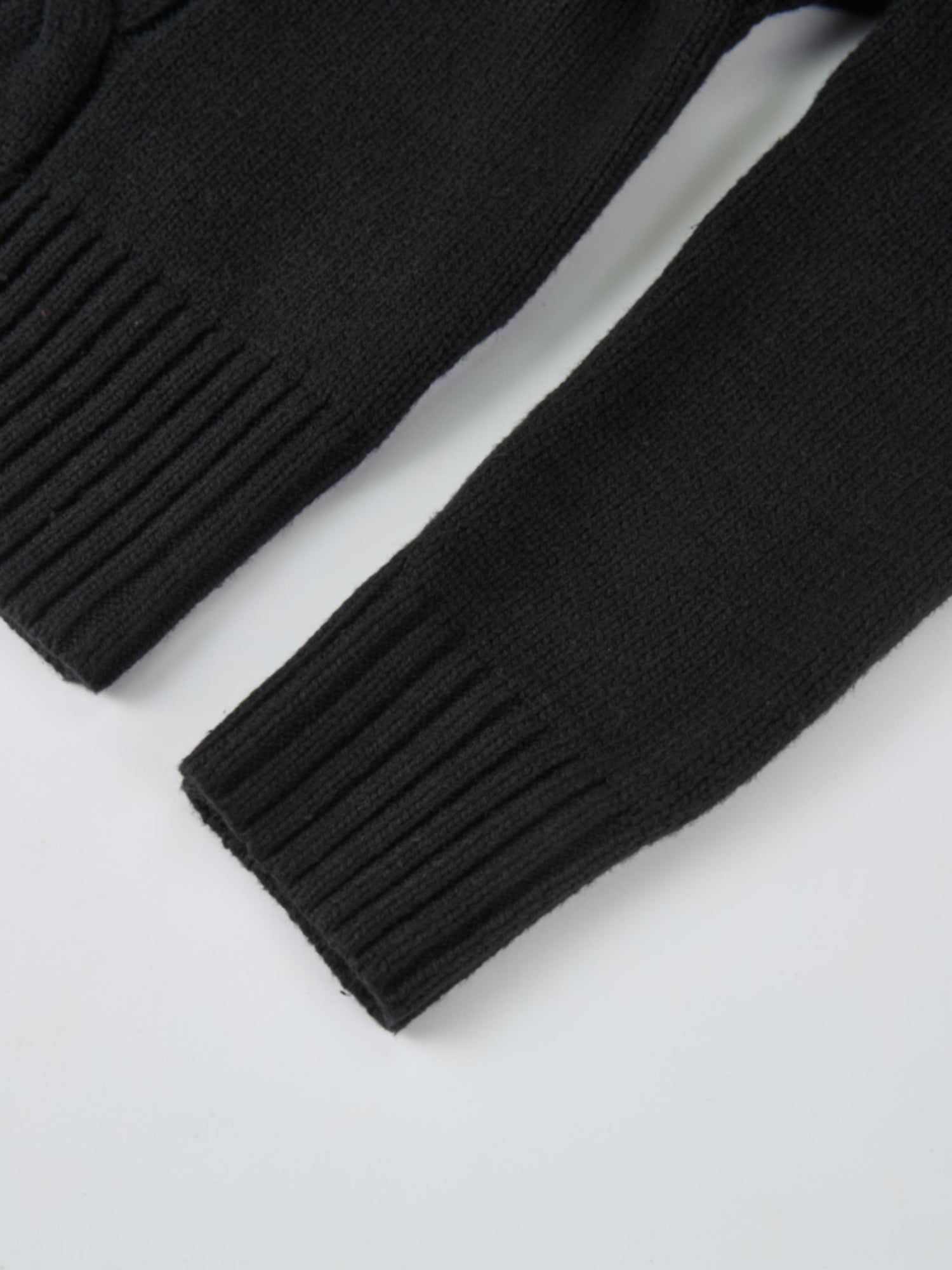 Front Cable Crop Turtleneck Sweater - Black