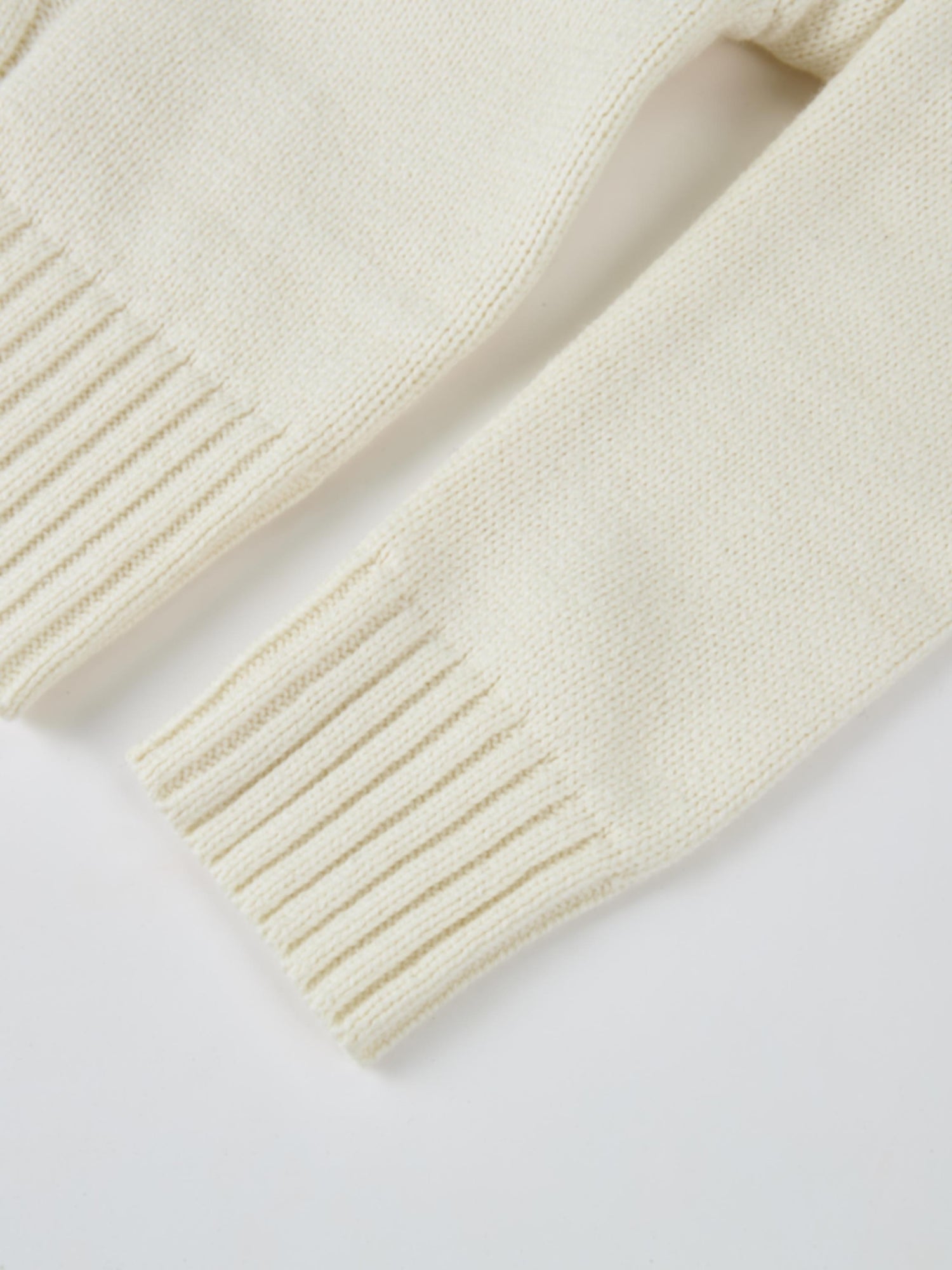 Front Cable Crop Turtleneck Sweater - Cream