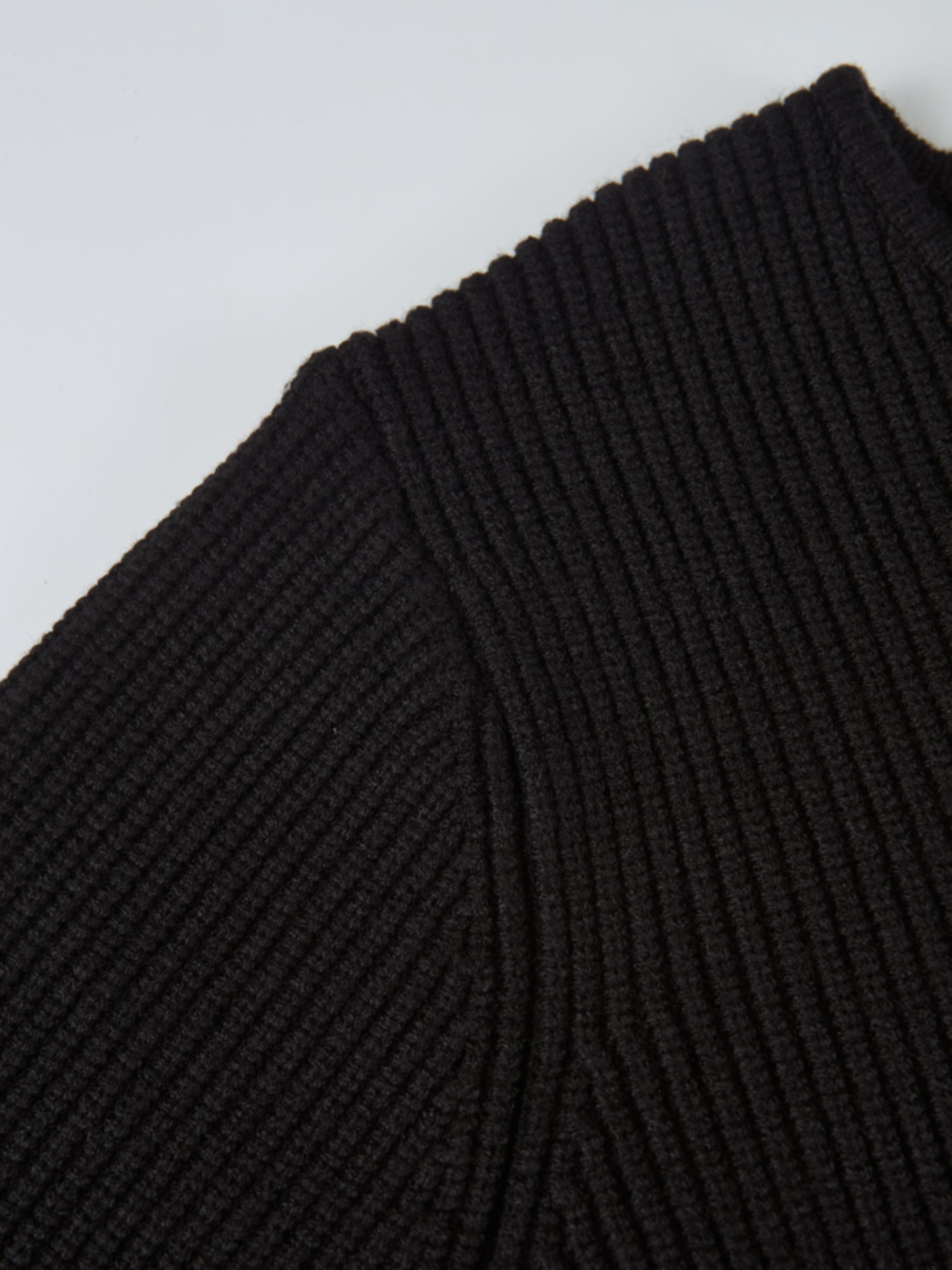 Boxy Crew Neck Button Down Cardigan - Black