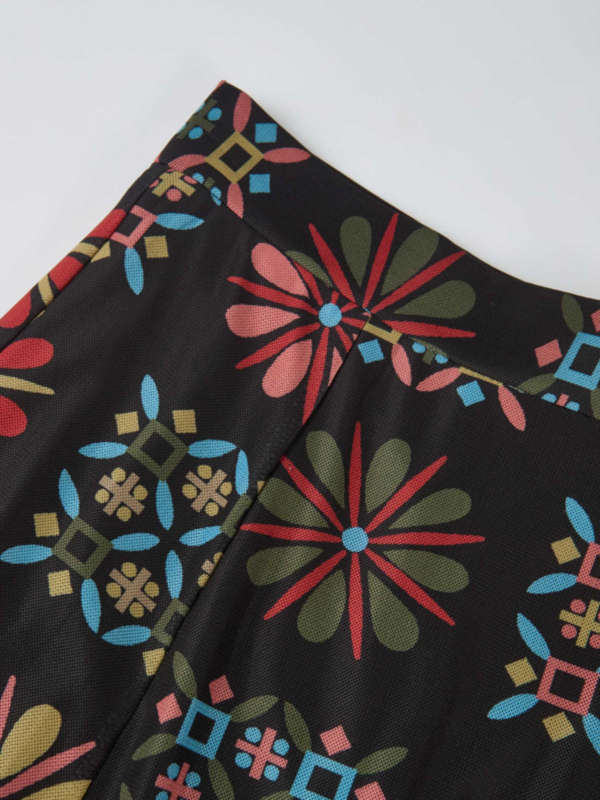 Mesh Trumpet Skirt - Color Geo Floral
