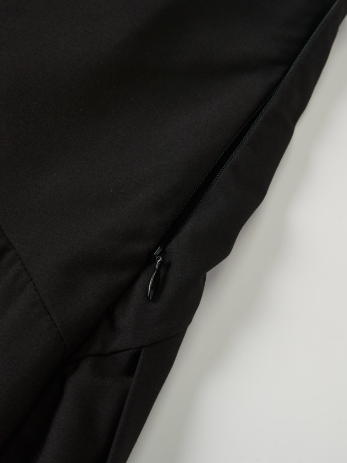 Curved Yoke Fringe Bottom Pleat Skirt SHORT - Black
