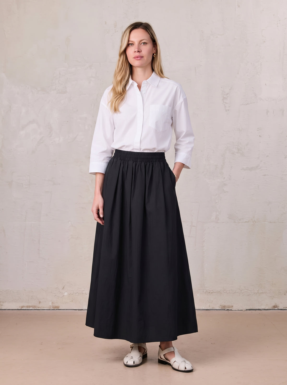 Elastic Waist Gathered Skirt-Black