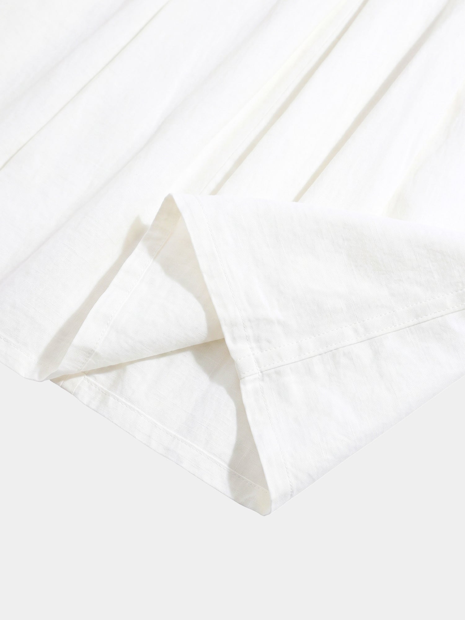 Inverted Yoke Pleat Denim Skirt-White