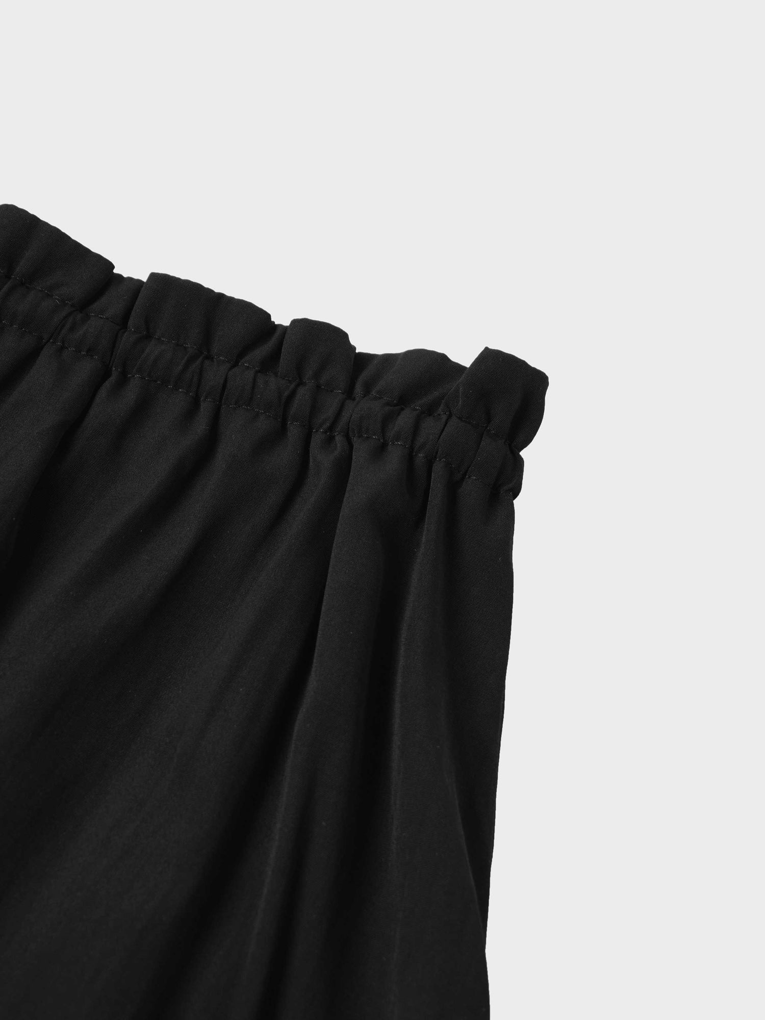 DRAWSTRING RUFFLE SKIRT-BLACK