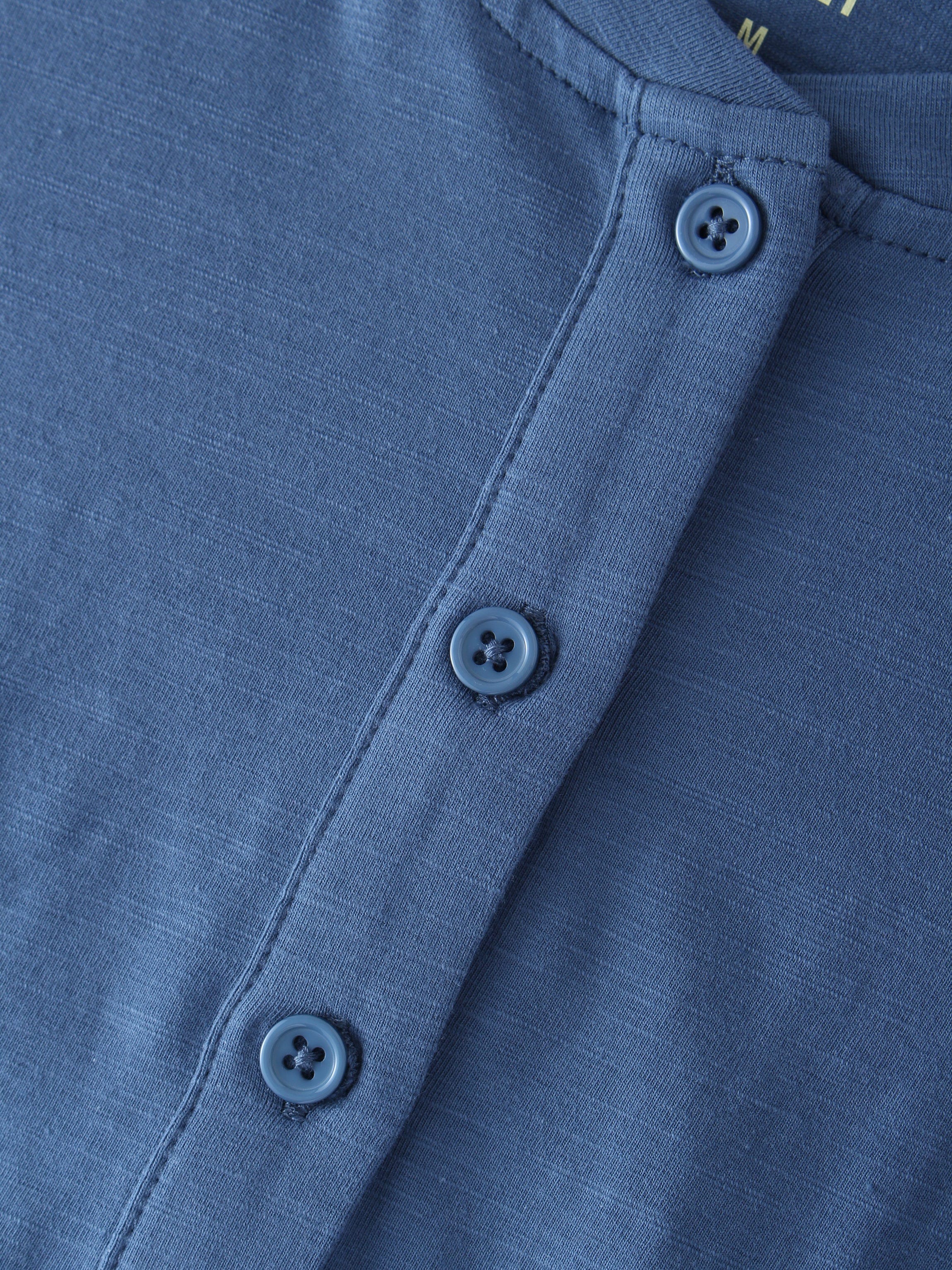 CAMISETA HENLEY 4 BOTONES-AZUL