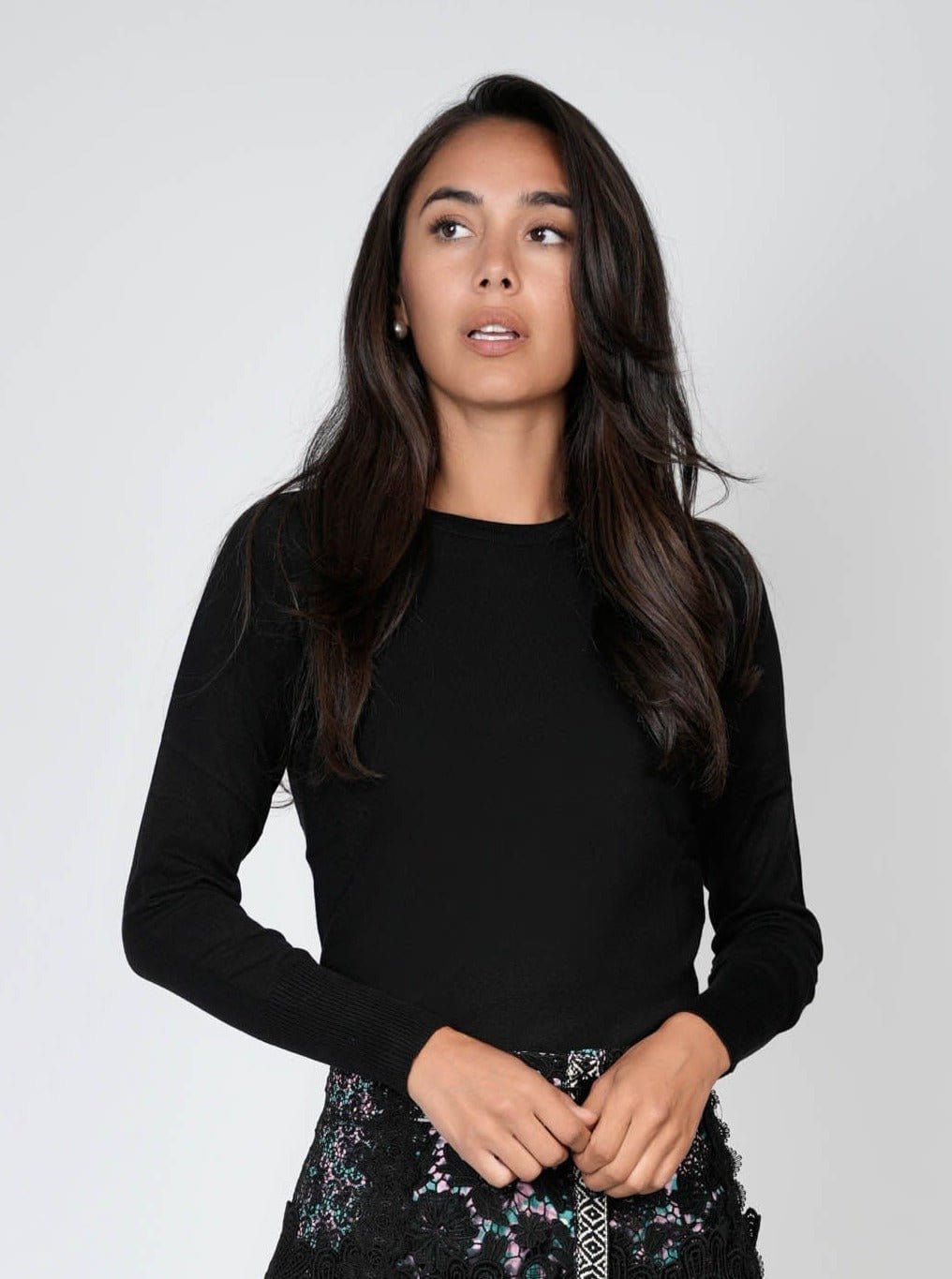 BASIC CREW SWEATER (LS) - BLACK