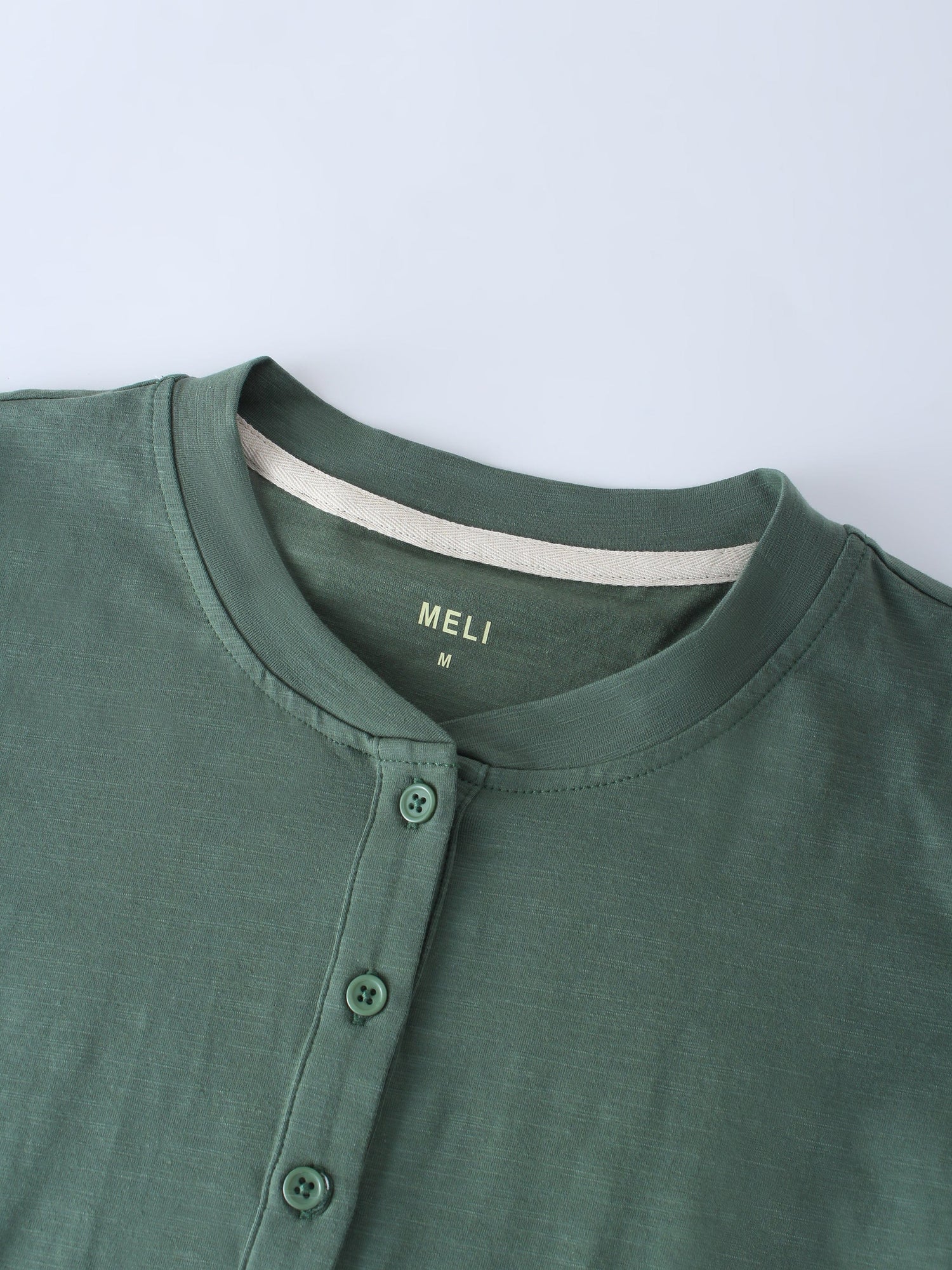 CAMISETA HENLEY 4 BOTONES-VERDE