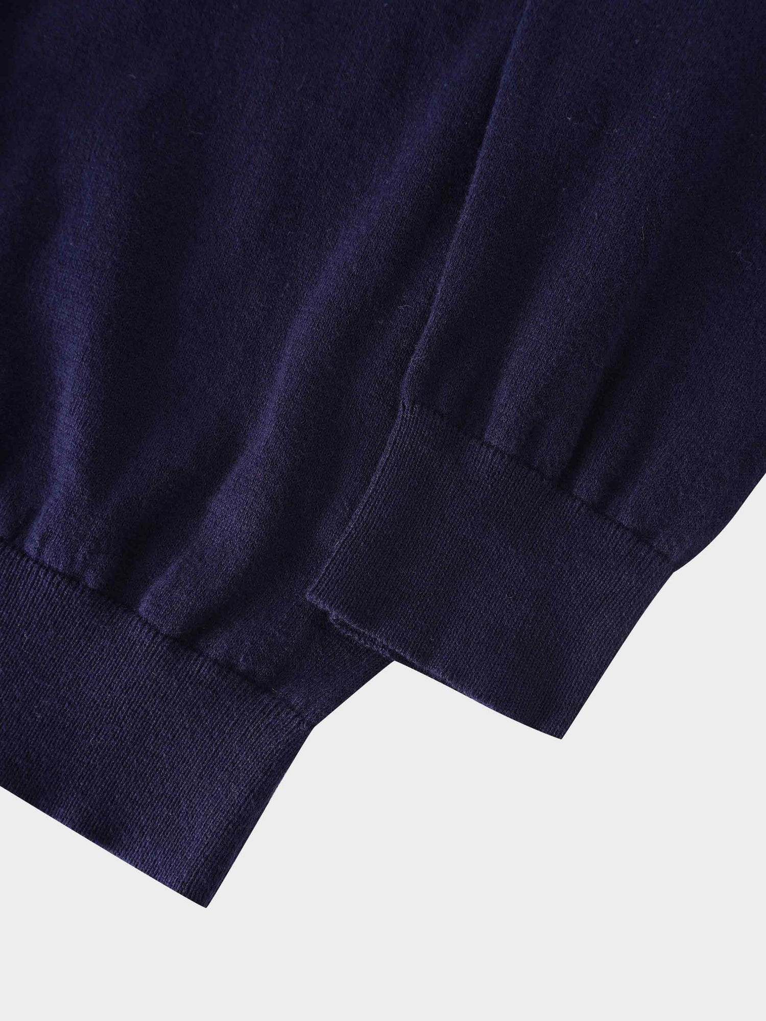 High V Lightweight Sweater-Navy