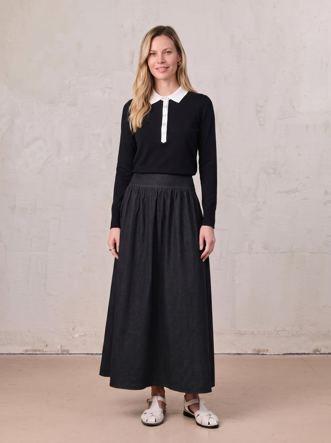 Washed Curved Yoke Denim Skirt-Black