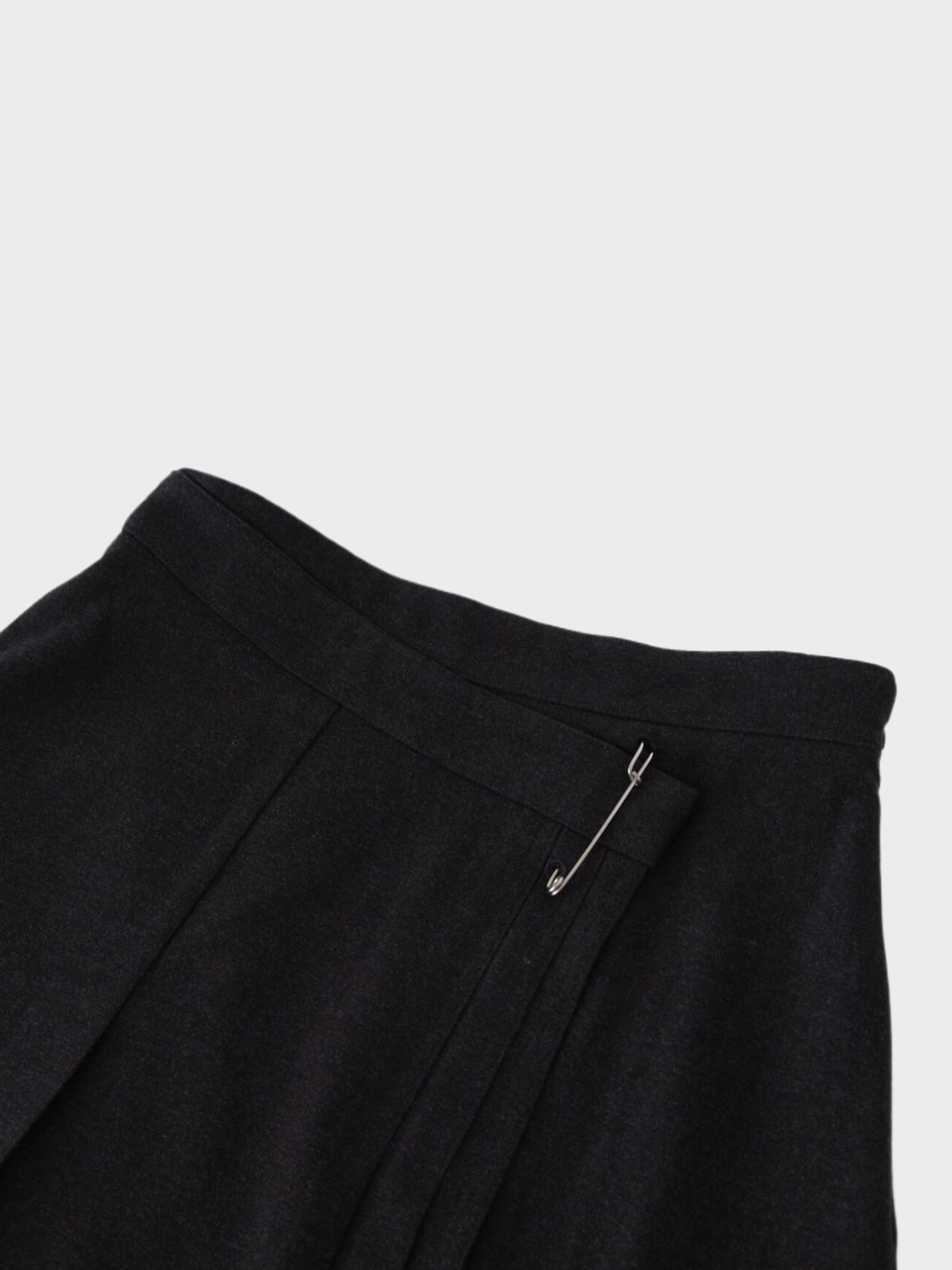 Pin Closure Wrap Skirt-Black