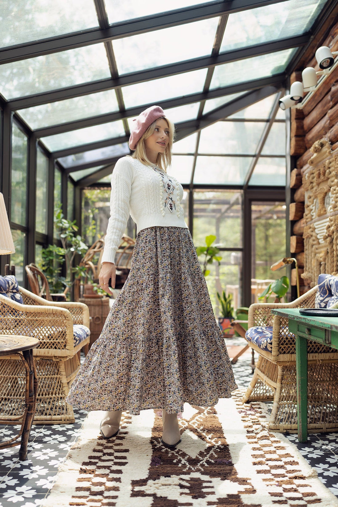 FLORAL EMBROIDERED SWEATER-CREAM