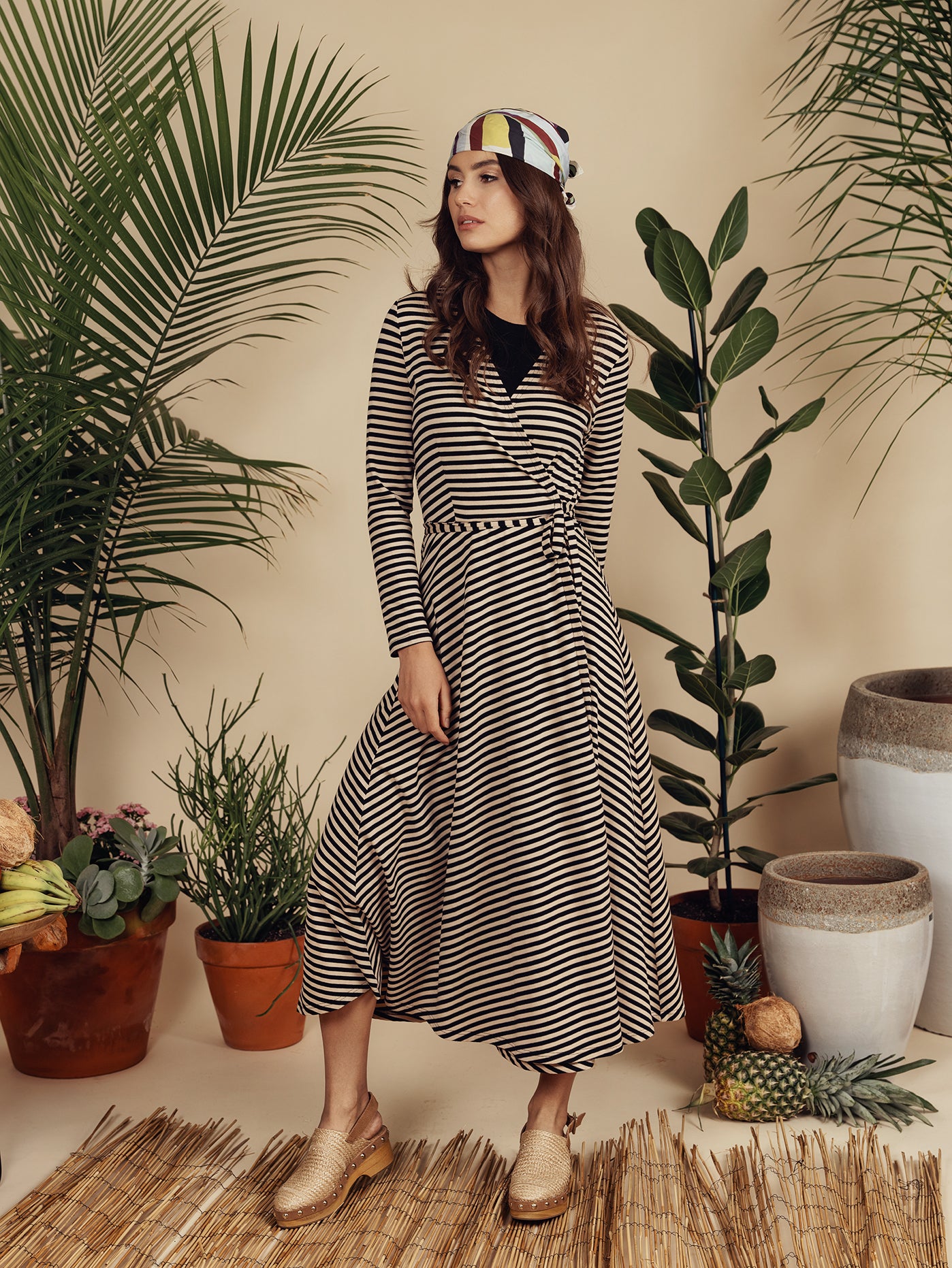 T-SHIRT WRAP DRESS-TAN/BLACK