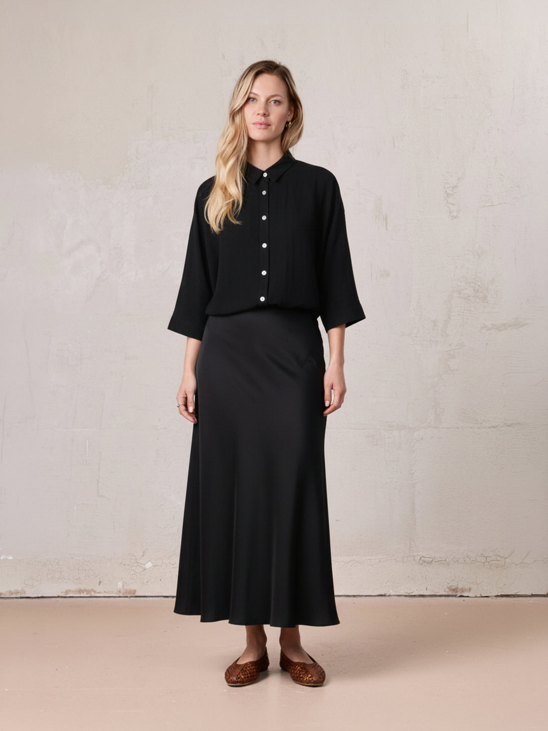 Boxy Dolman Sleeve Crinkle Blouse-Black