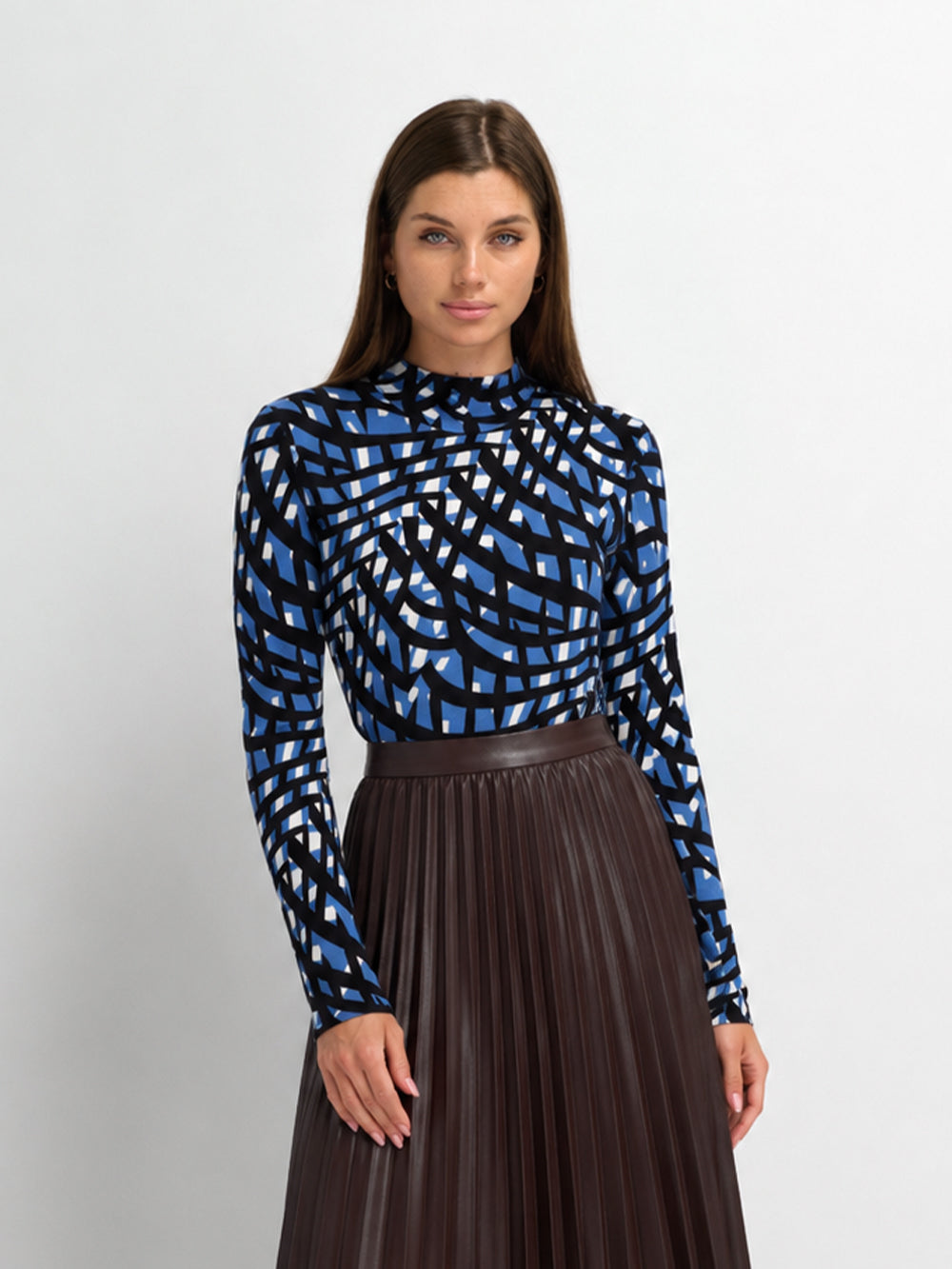 Boxy Printed Modal Turtleneck-Blue Geometric