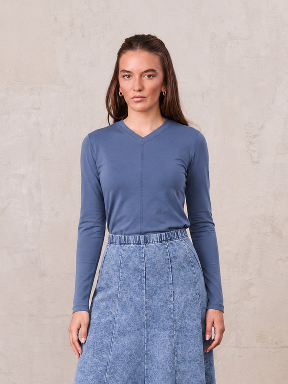Center Seam High V Tee-Denim Blue