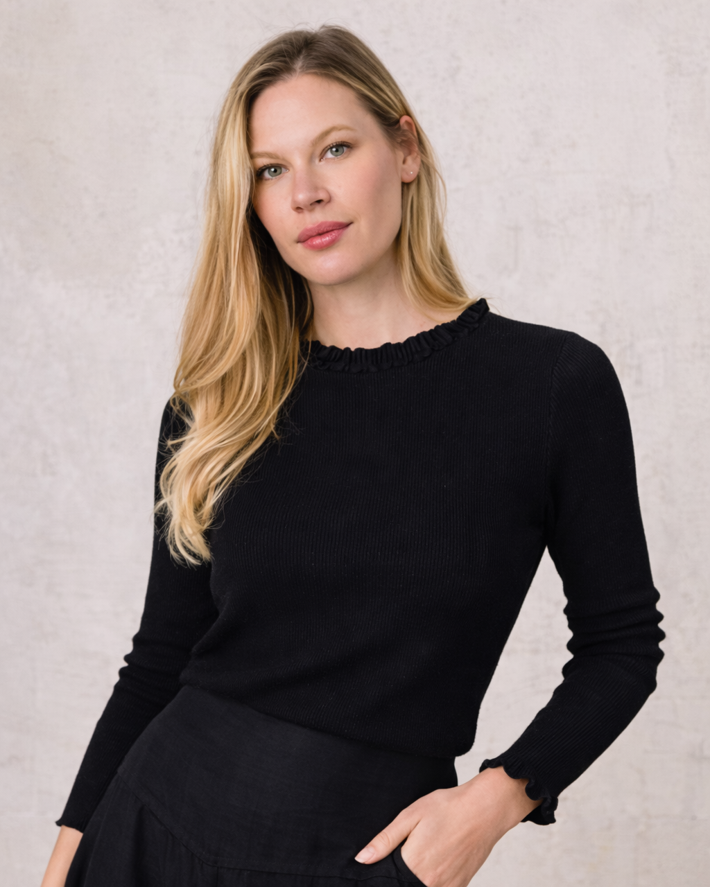 Ruffle Sweater-Black