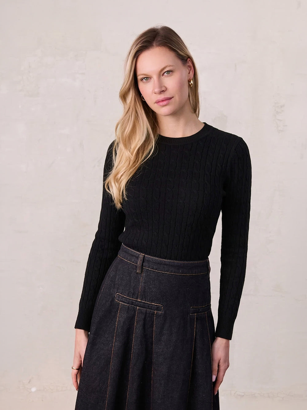 Crew Neck Cable Sweater-Black