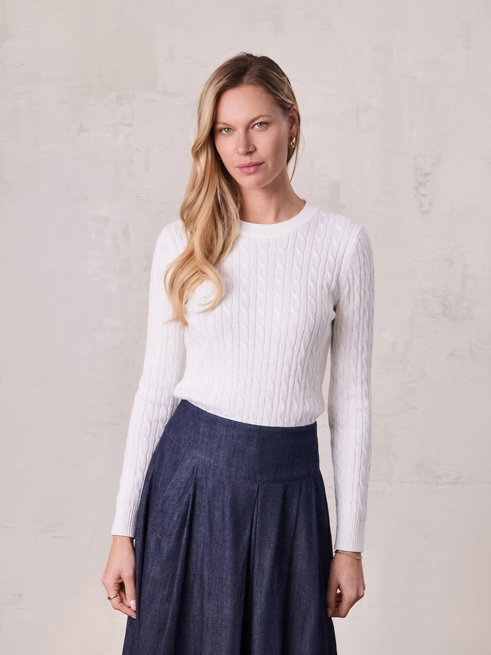 Crew Neck Cable Sweater-White