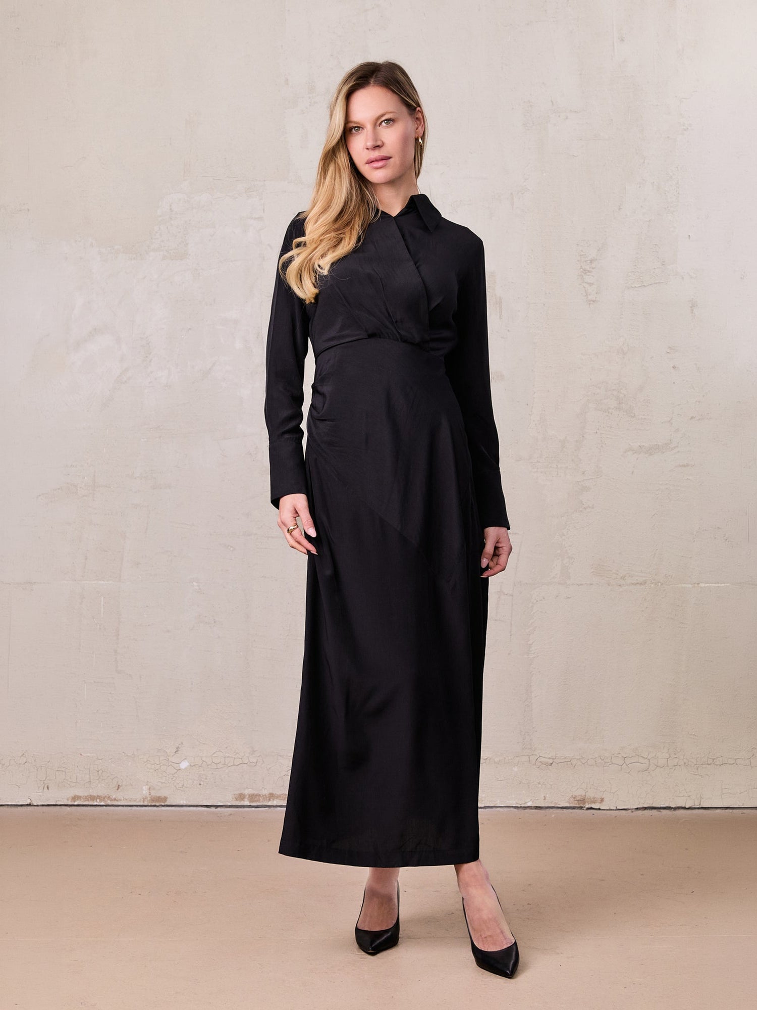Crossover Side Pleat Dress-Black