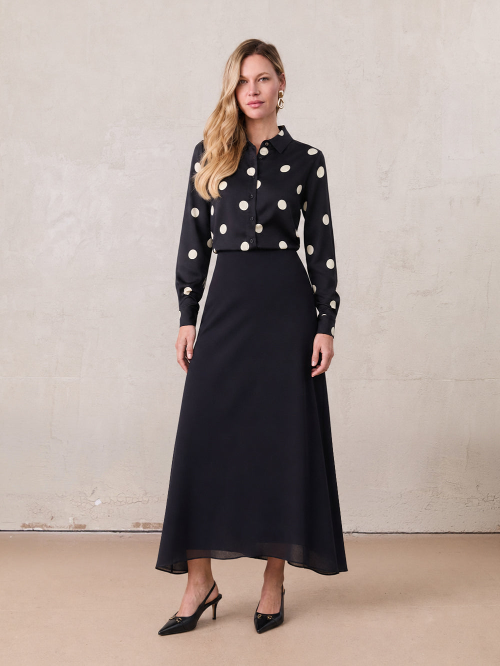 Curved Hem Maxi Skirt-Black