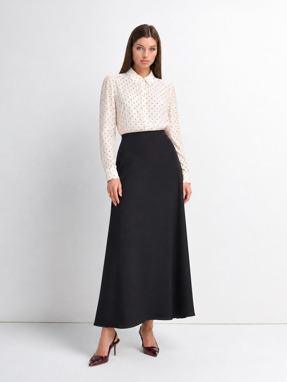 Curved Hem Maxi Skirt-Black