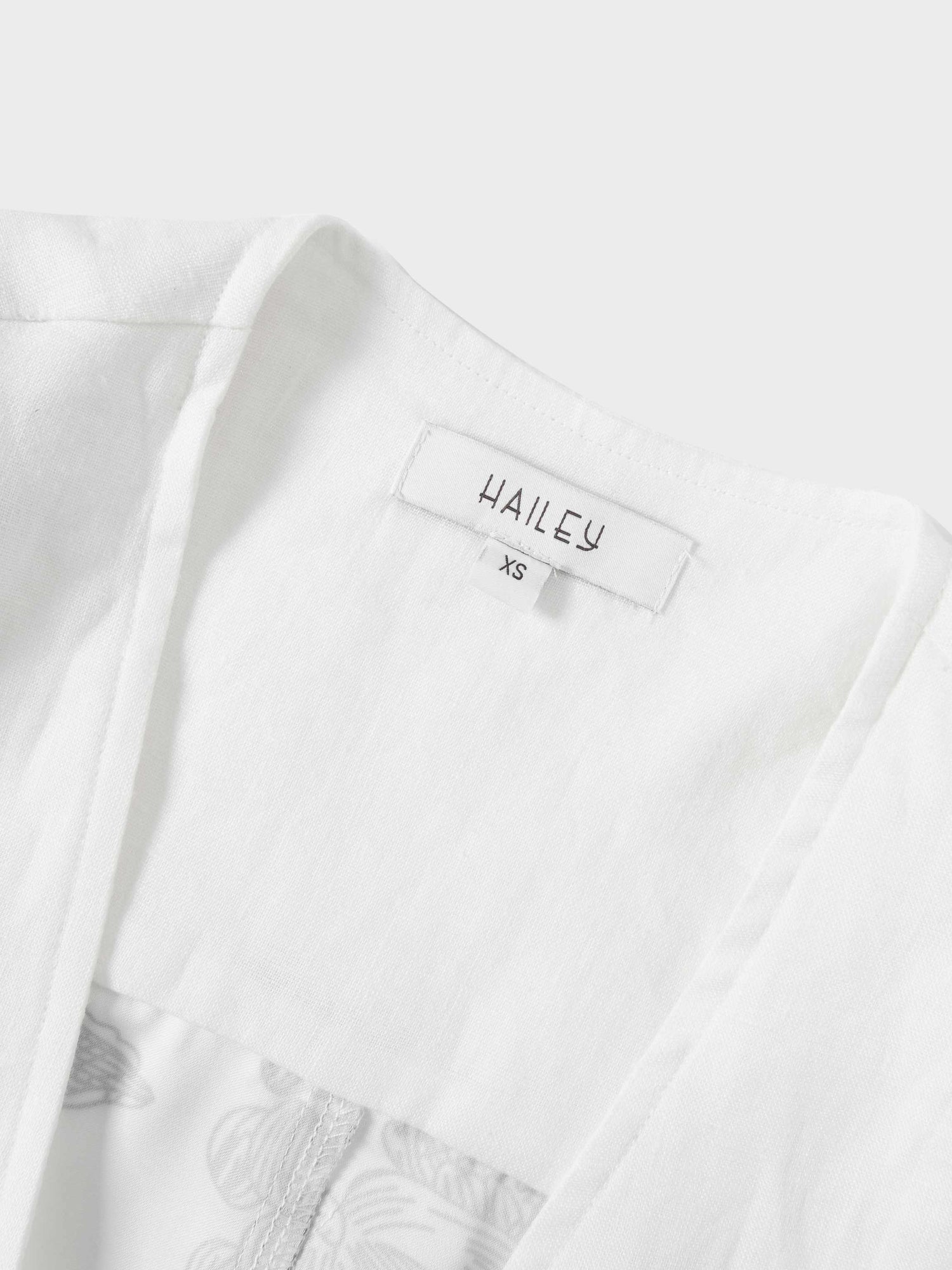 Silky Back Printed Blazer-White/Black