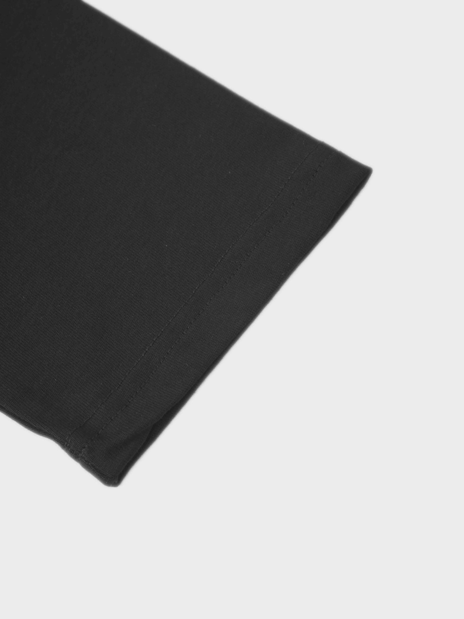Pleat Seam T-shirt-Black