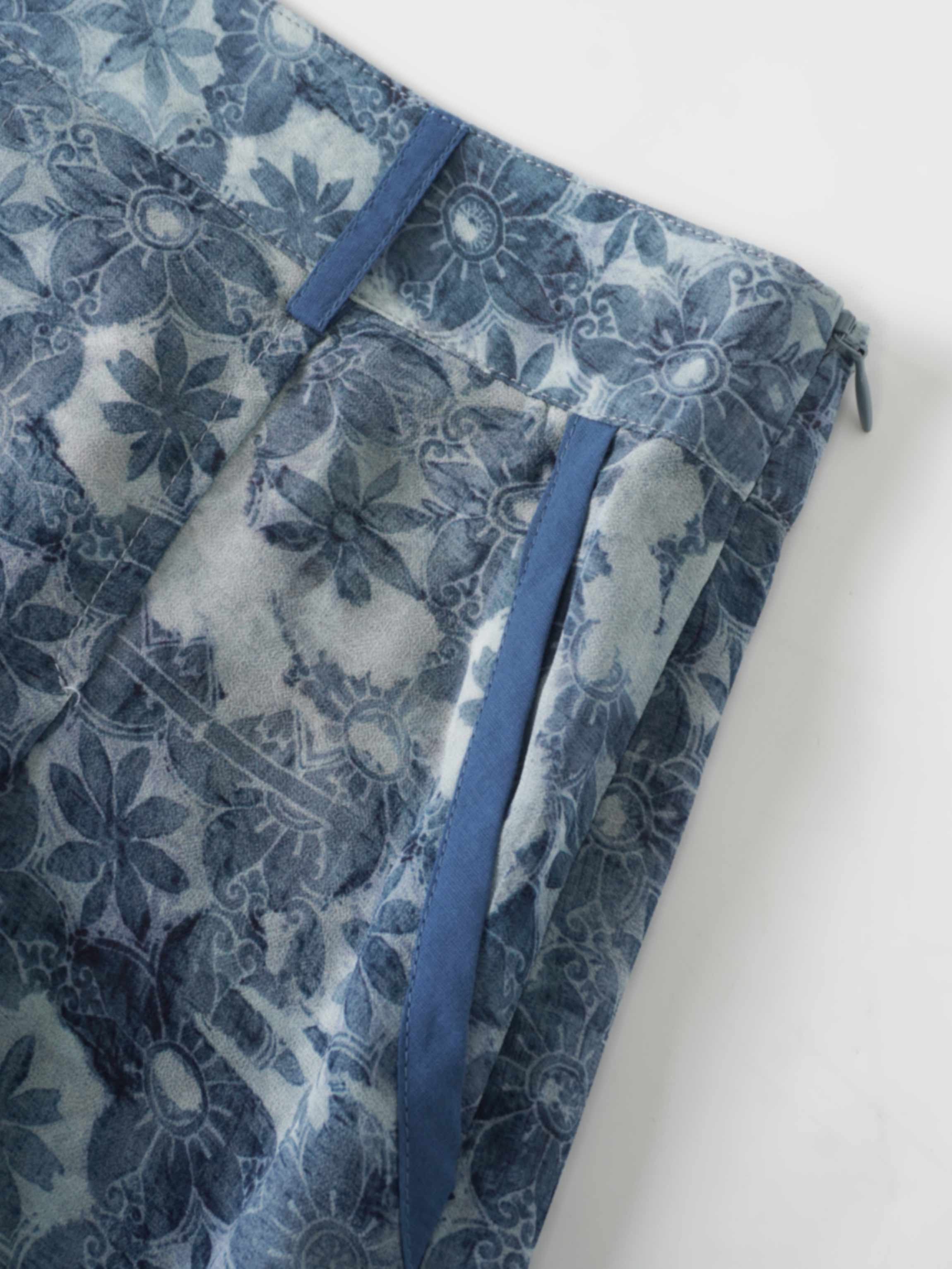 Waisted Pocket Pleat Skirt-Soft Blue Floral