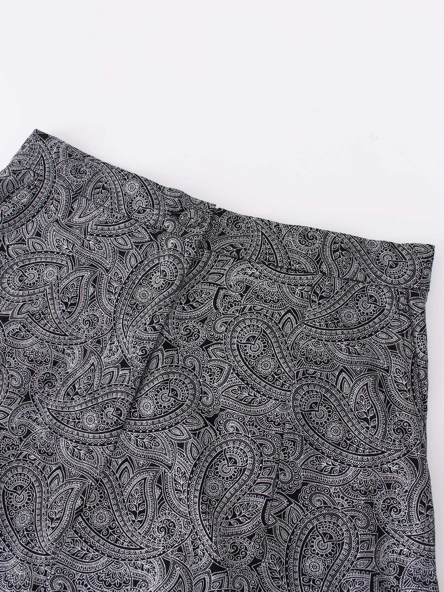 Pattern A-Line Seamed Skirt-B/W Paisley