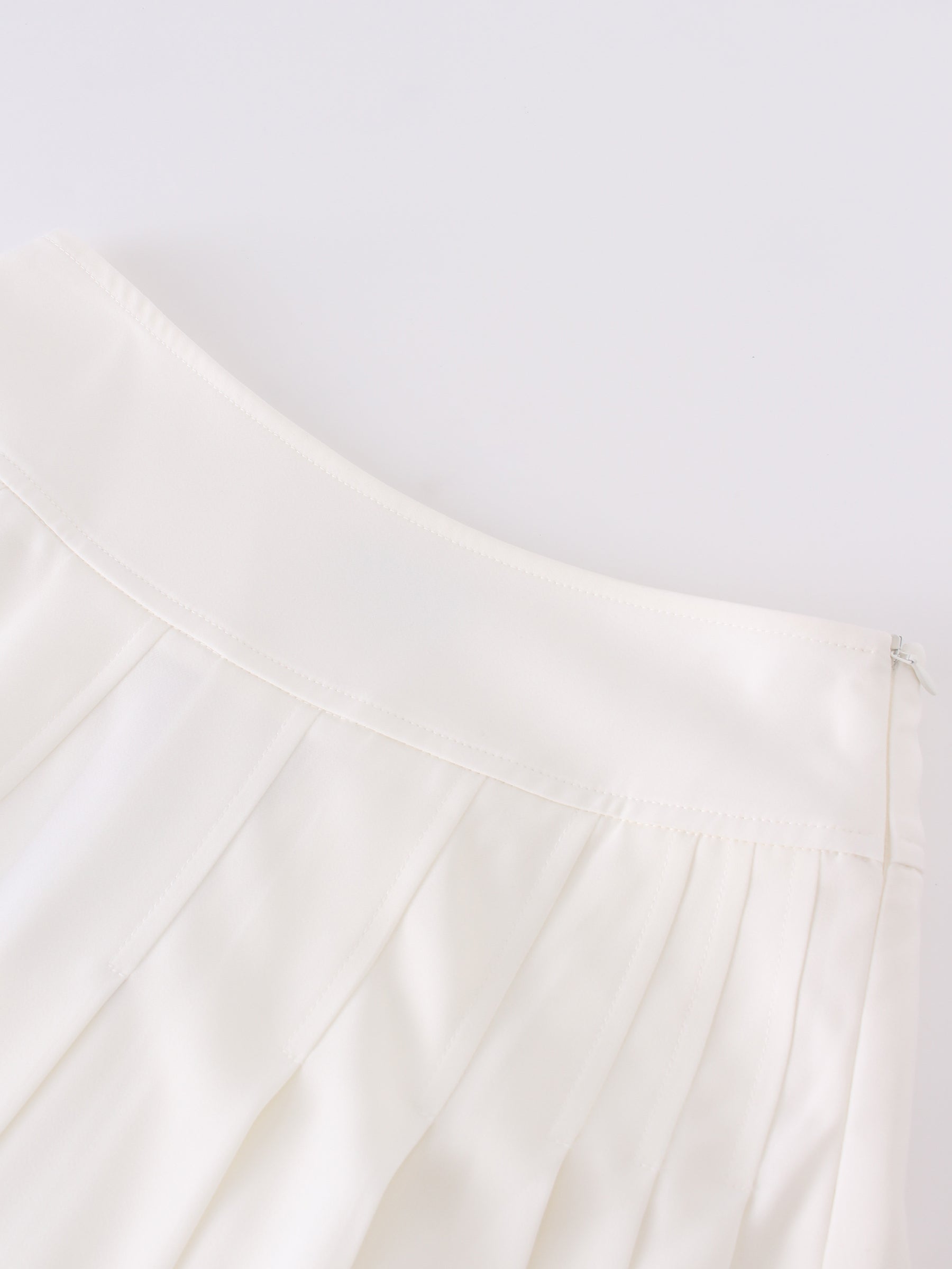 Yolk Pleated Skirt 37"-White