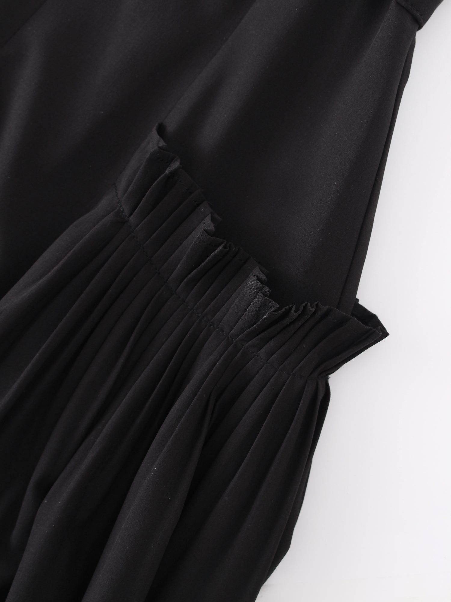 Pintuck Pocket Skirt-Black