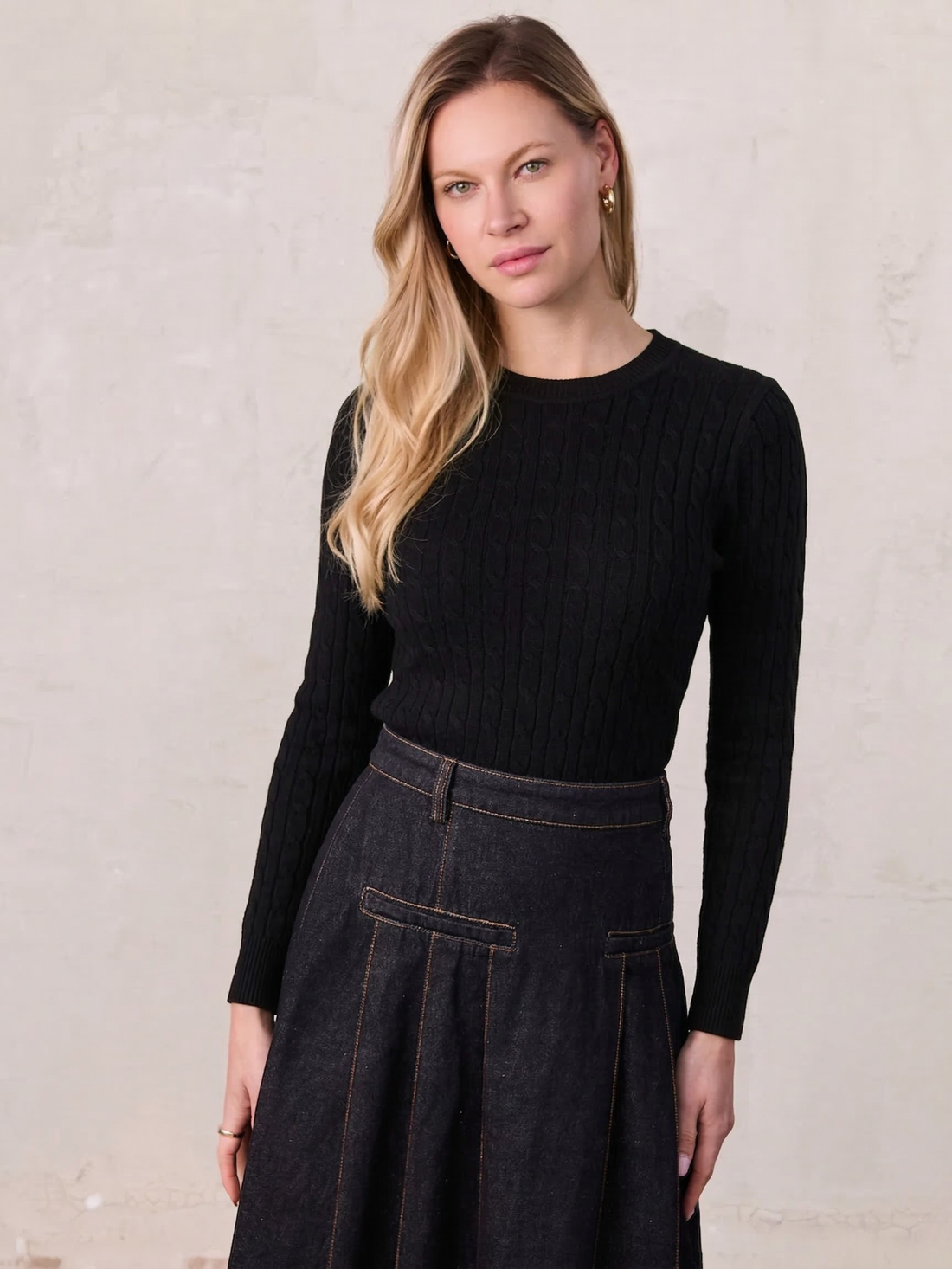 Crew Neck Cable Sweater-Black