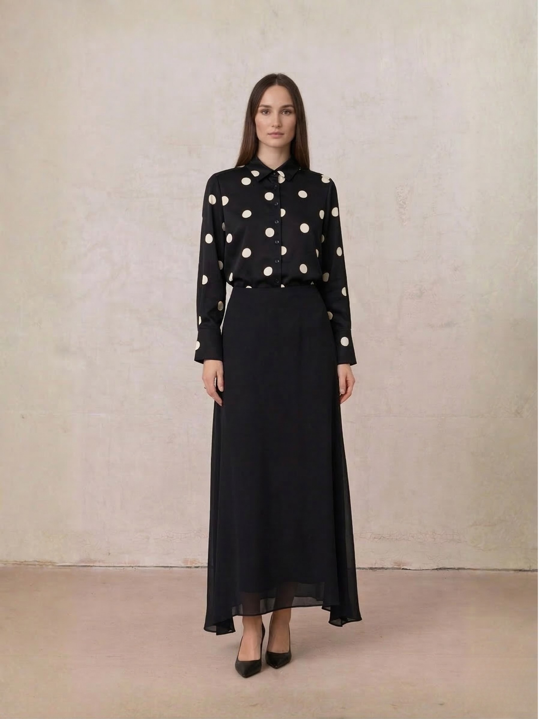 Curved Hem Maxi Skirt-Black