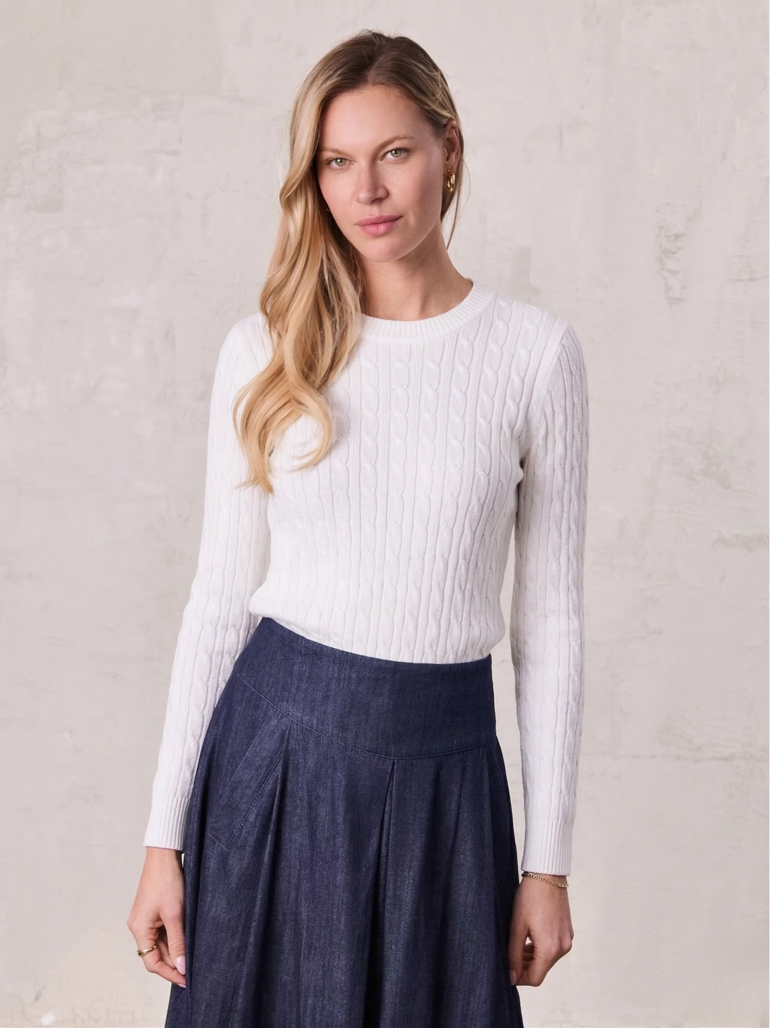 Crew Neck Cable Sweater-White