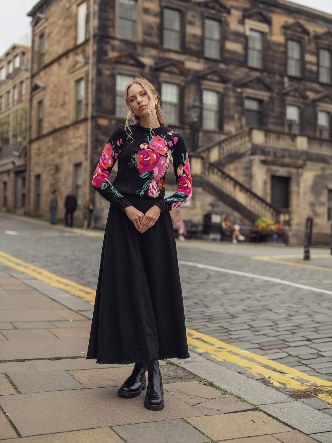 Floral Motif Sweater-Black