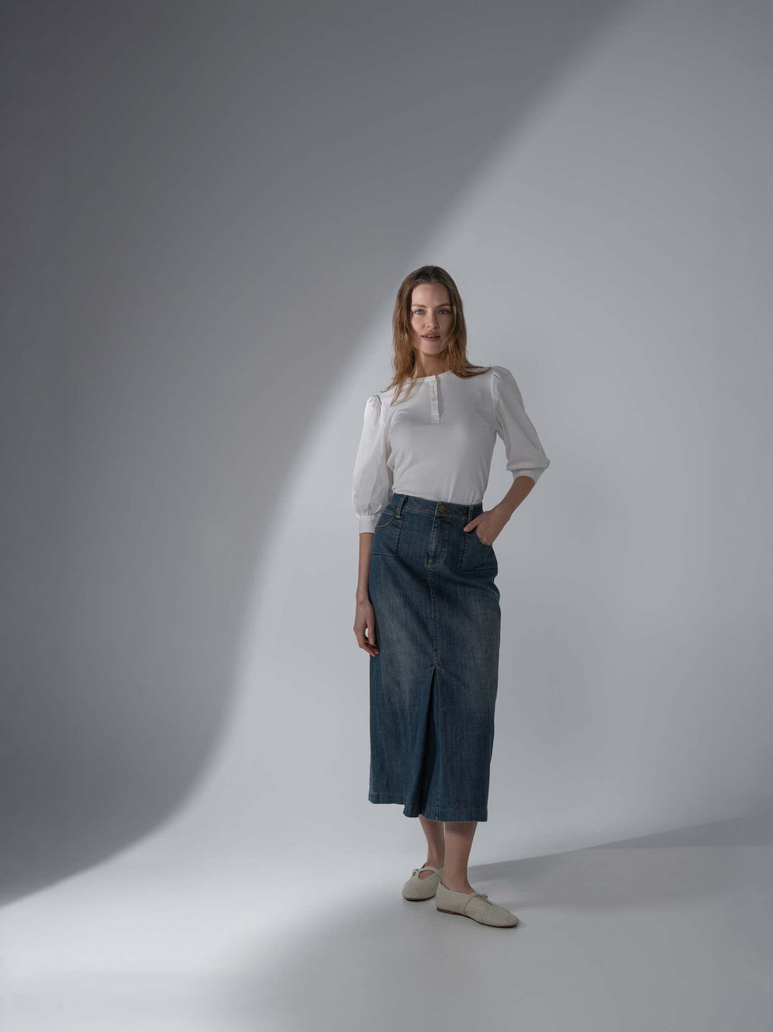 Front Kick Pleat Denim Skirt-Blue