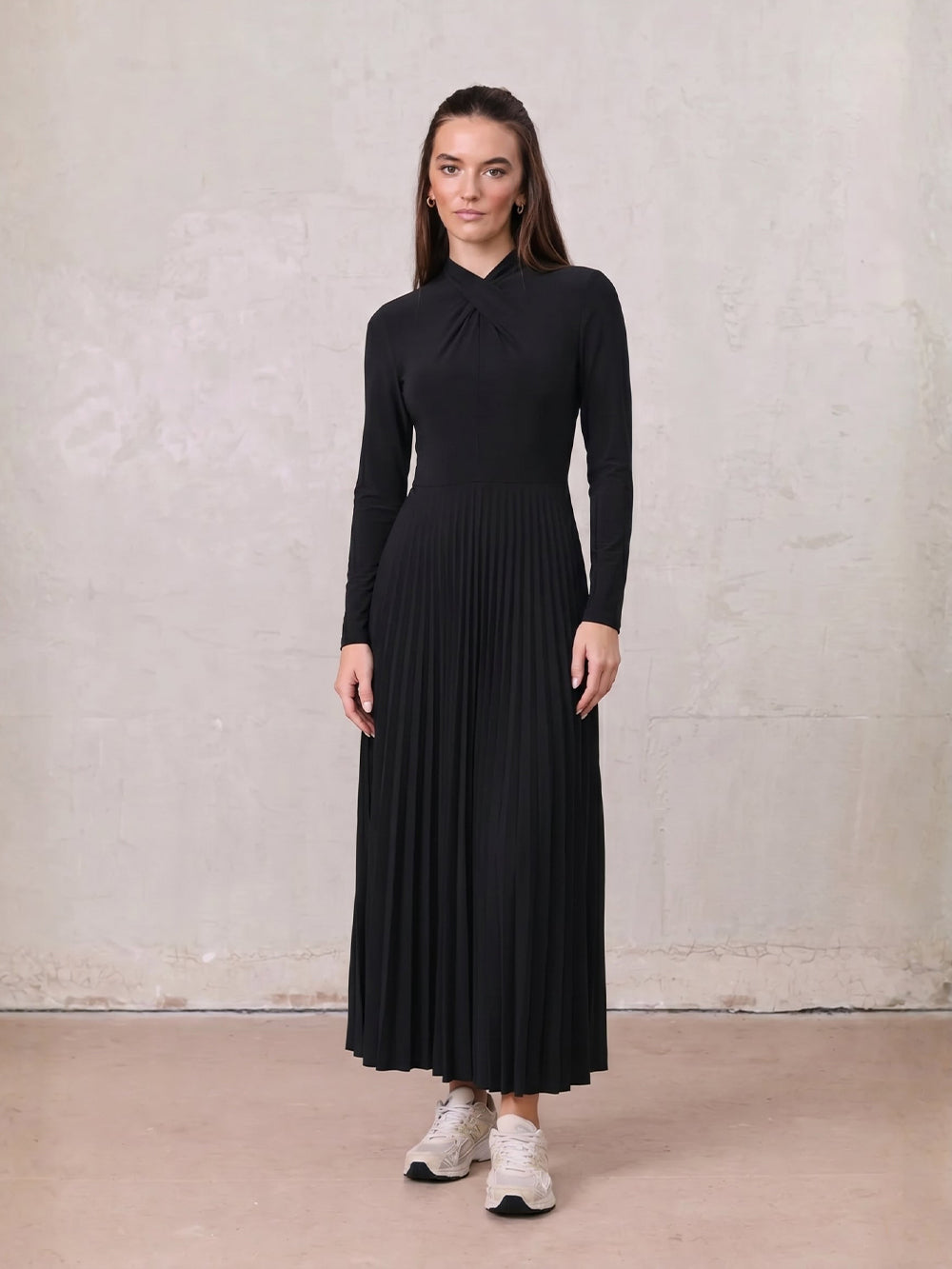 Front Knot Pleat Dress 50"-Black